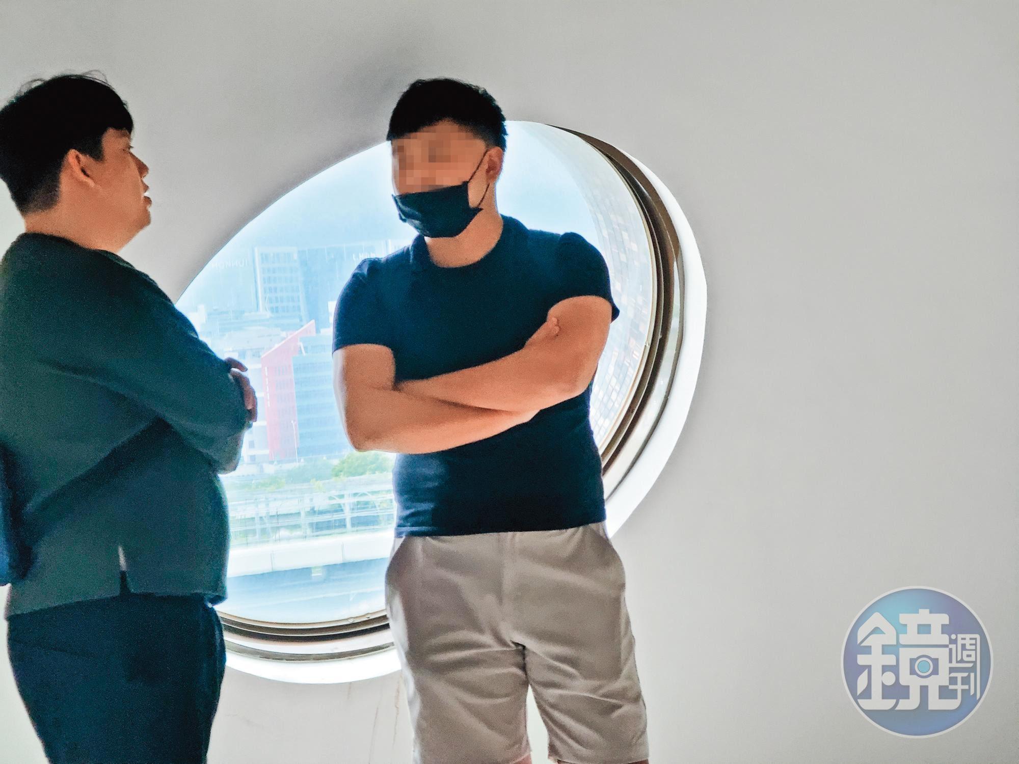 青青po出房屋權狀時,「小商人」不以為然地說:「秀權狀是哪來的證明,是要證明被人包(養)的是吧?」(翻攝自青青IG)