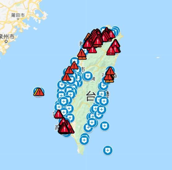民眾可透過確診足跡地圖，迅速掌握生活圈周遭是否有確診足跡。（翻攝自COVID-19 確診足跡地圖）