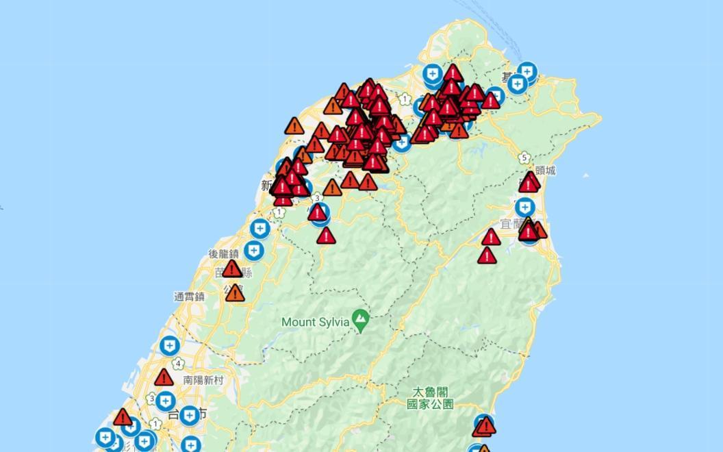 民眾可透過確診足跡地圖，迅速掌握生活圈周遭是否有確診足跡。（翻攝自COVID-19 確診足跡地圖）
