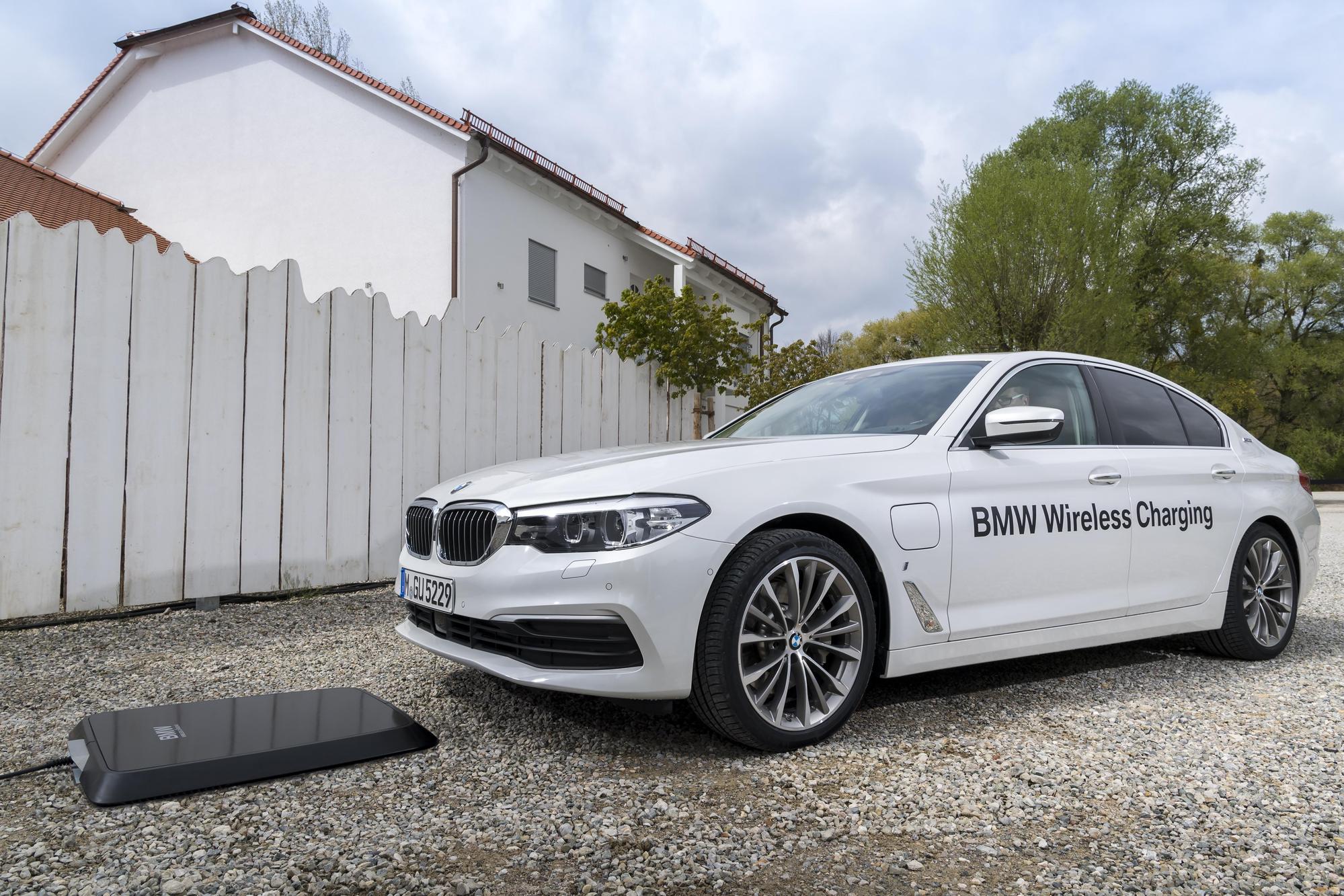 BMW堪稱布局無線充電最積極的車廠,六年前就嘗試把技術導入量產車上。(BMW提供)