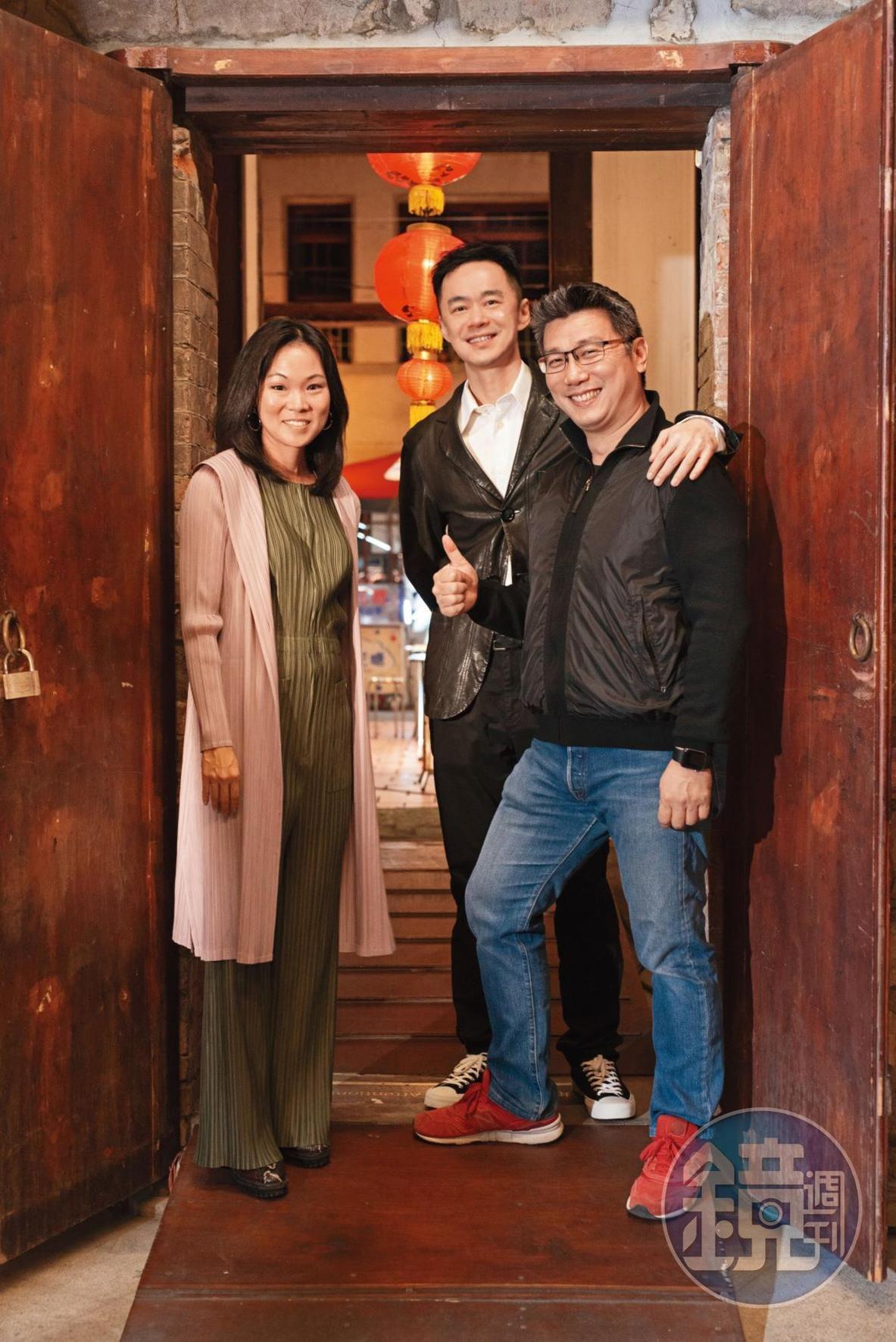 華裔美籍作家邢立美(左起)的暢銷小說《台北愛之船》被好萊塢買下電影版權,影一製作所總經理張承中推動美方來台拍攝,與台裔加拿大籍製片邊子珉合作。