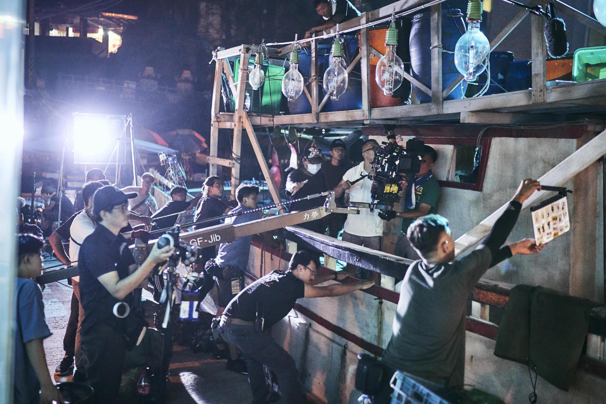 馬來西亞導演池家慶全程在台拍攝《嗨！神獸》，並嘗試與本地劇組人員合作。 （滿滿額娛樂提供）