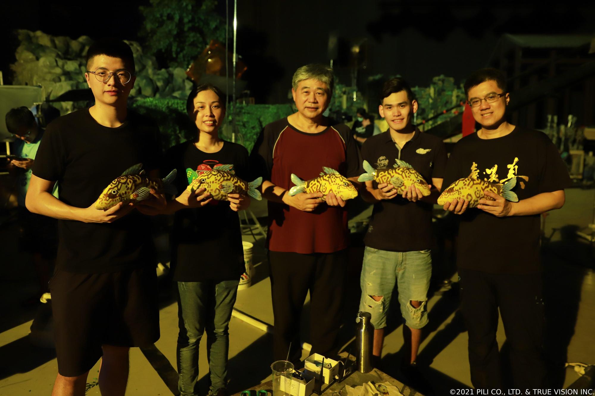 電影《素還真》中的「黃金魚」由霹靂團隊與臺北科大、紡織產業綜合研究所三方合作研究測試完成。（威視提供）