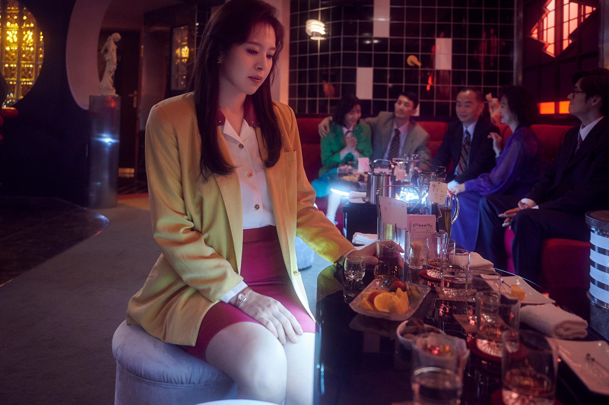 劉品言不是第一次演「小姐」,但《華燈初上》中酒店小姐「花子」一角引起高度討論。(Netflix、百聿數碼提供)