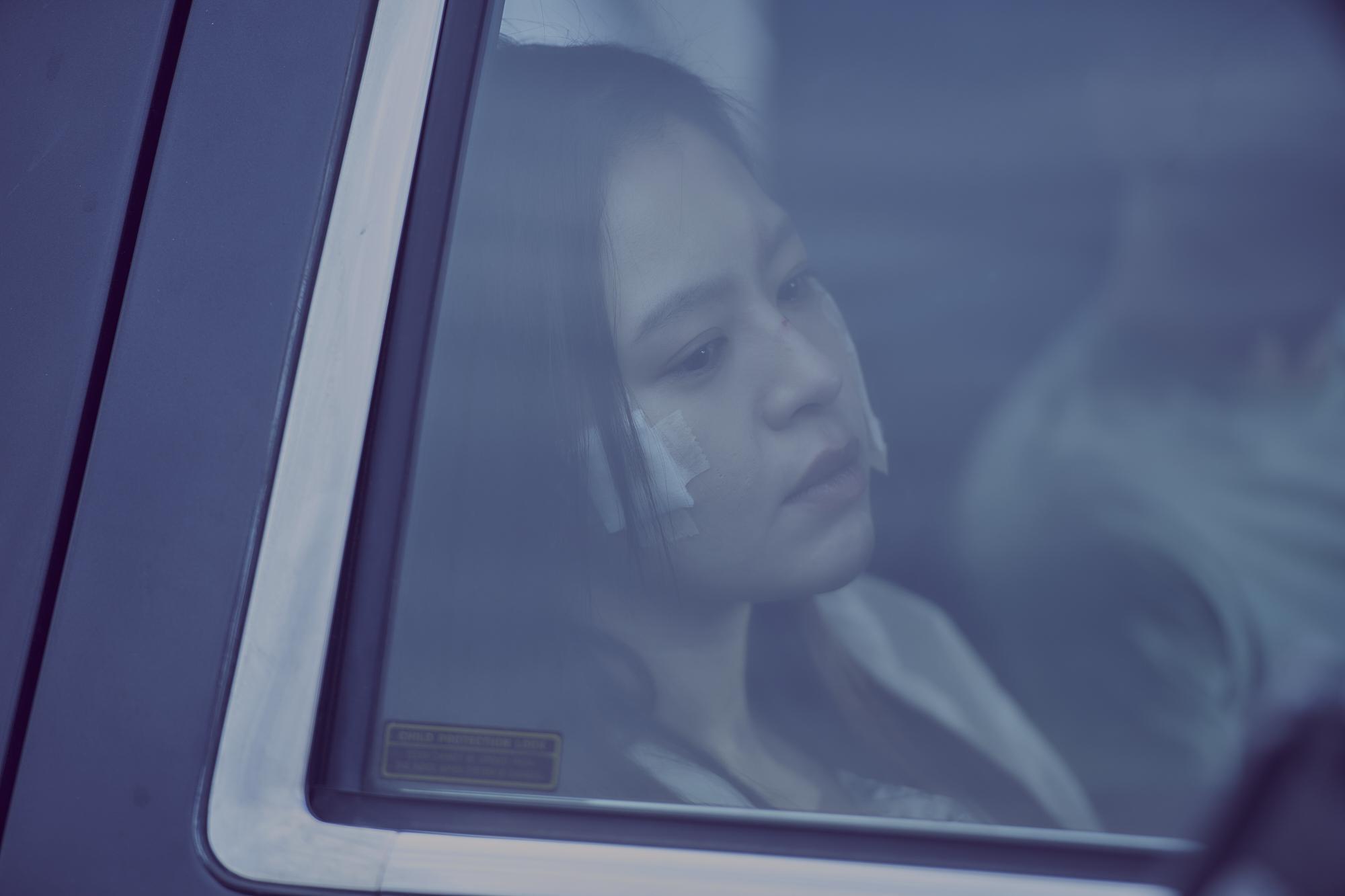 劉品言在《華燈初上》被性侵後的這一幕,讓網友心疼、落淚。(Netflix、百聿數碼提供)