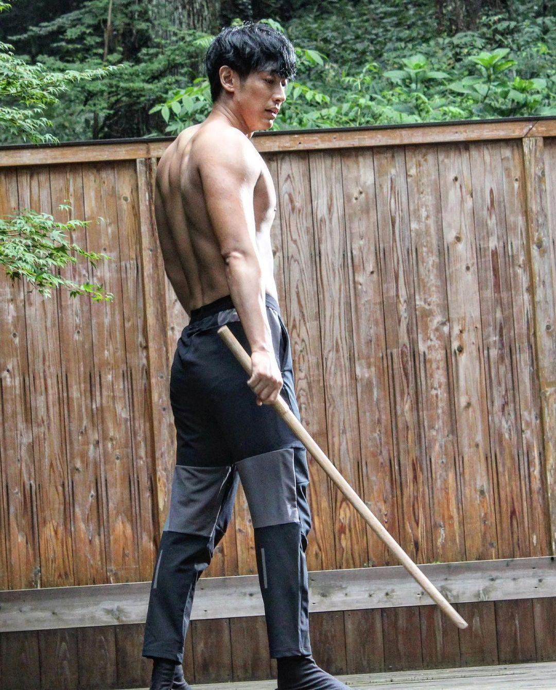 藤岡靛原定28日出席由他監製、主演的電影《Pure Japanese》電影活動,因染疫只能取消。(翻攝藤岡靛IG)