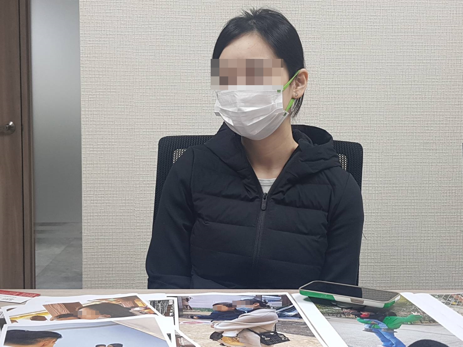 王姓妻子向本刊說，她的先生在赴台班機起飛前幾分鐘，才通知已把小孩帶走，孩子連生活用品跟玩具也都留在家，好像逃難一樣地逃走了。