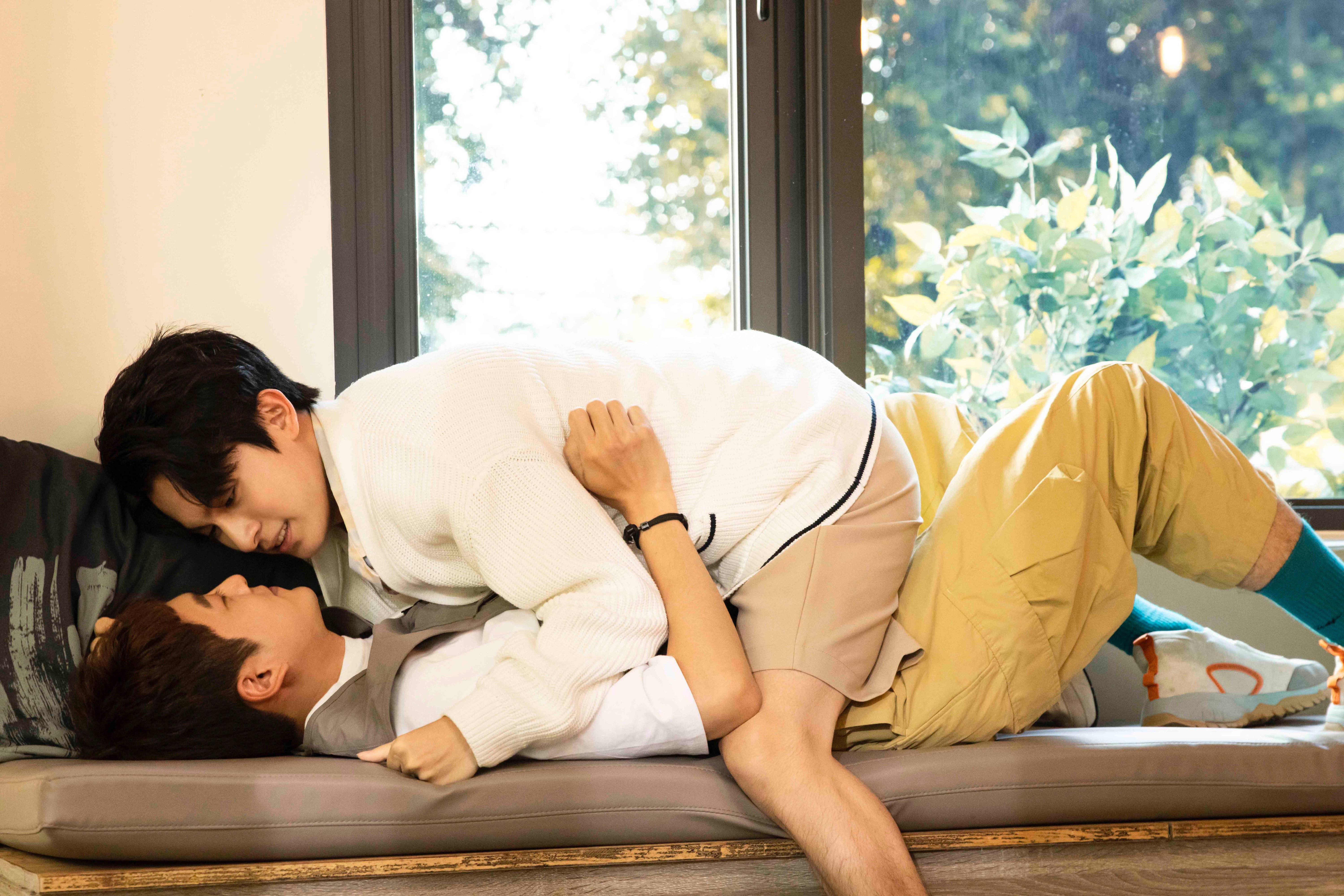 林暉閔獻出螢幕男男初吻。（達騰娛樂提供）