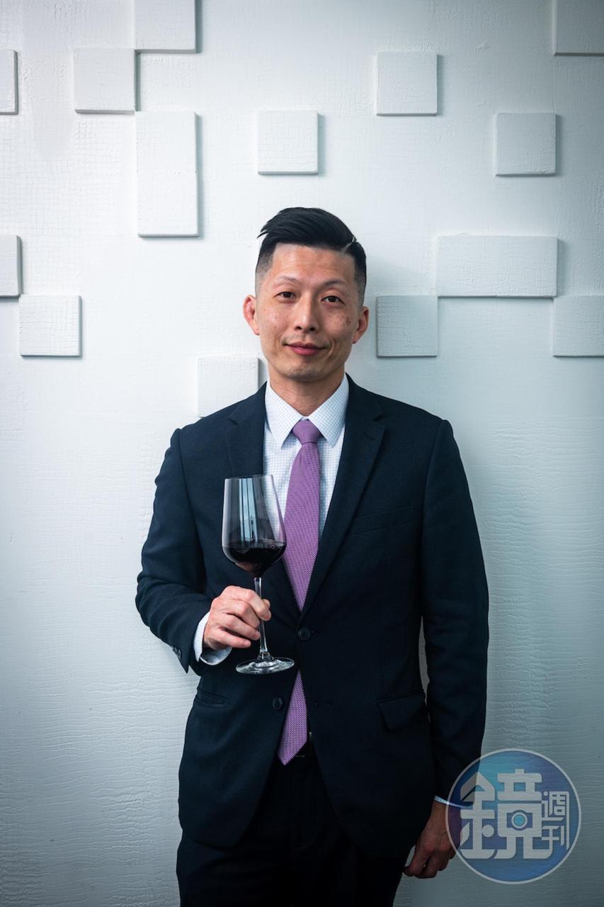侍酒師曾孟翊（Xavier）為中西合併的春節年菜選搭奔放易飲的酒款，炒熱年節餐桌氣氛。