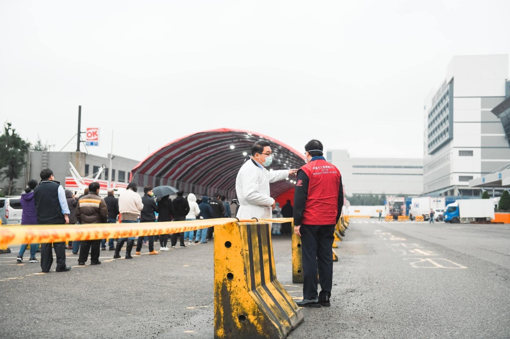 針對遠雄自貿園區群聚事件採多層次擴大採檢,鄭文燦指出,昨日採檢皆為陰性,不過不代表他們不會陰轉陽。(翻攝自鄭文燦臉書)