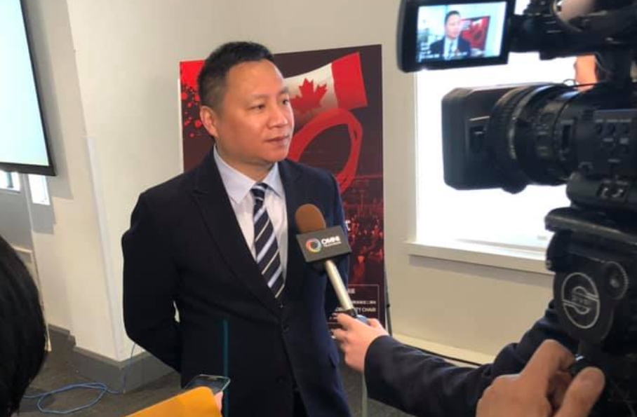 王丹（圖）狠諷，楊泰順的「年輕人多靠爸族」一說讓他感覺像生活在未開化社會。（翻攝自王丹臉書）