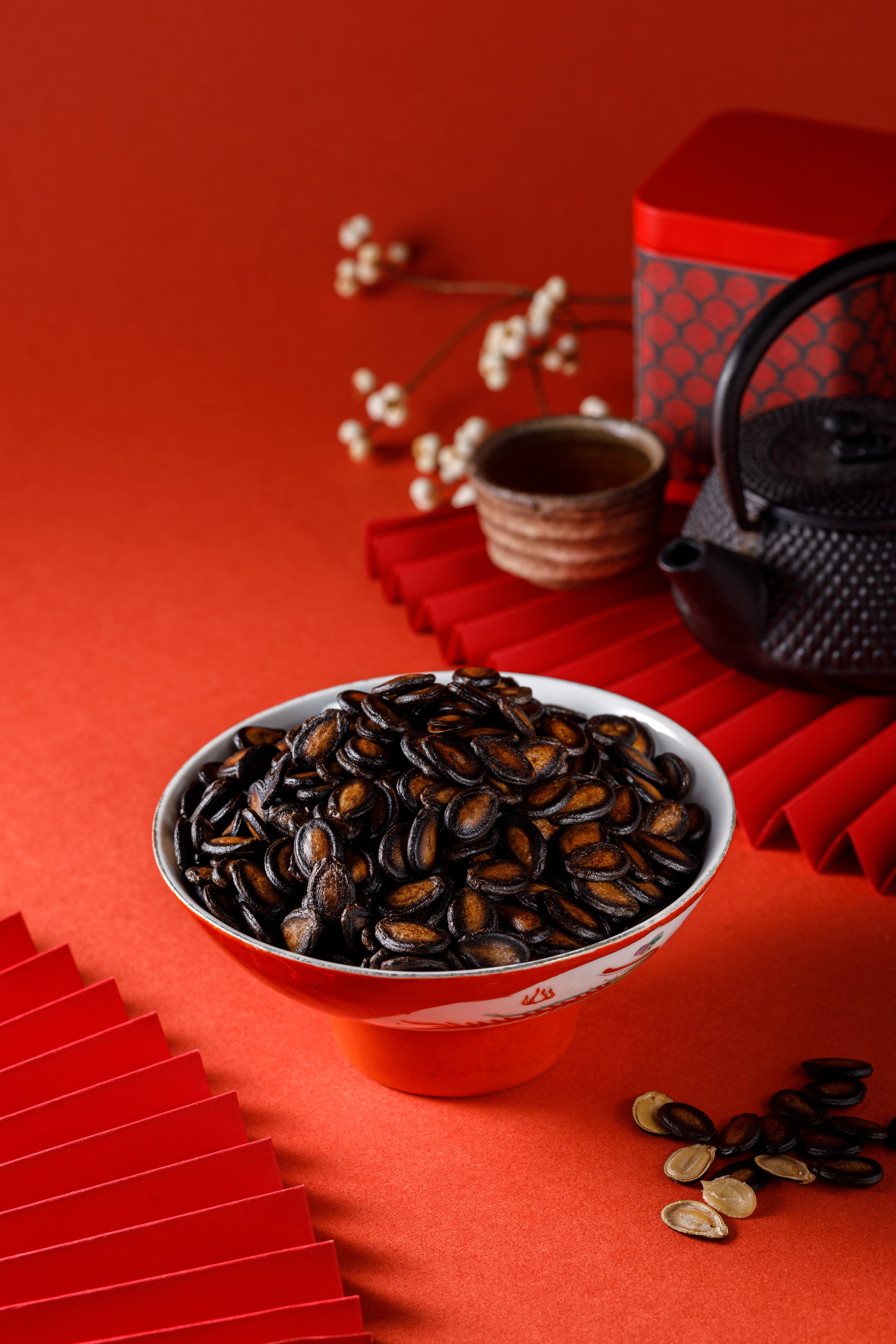 「甘草瓜子」使用AA級新鮮瓜子，粒粒飽滿、肉厚味足。（110元／290g）