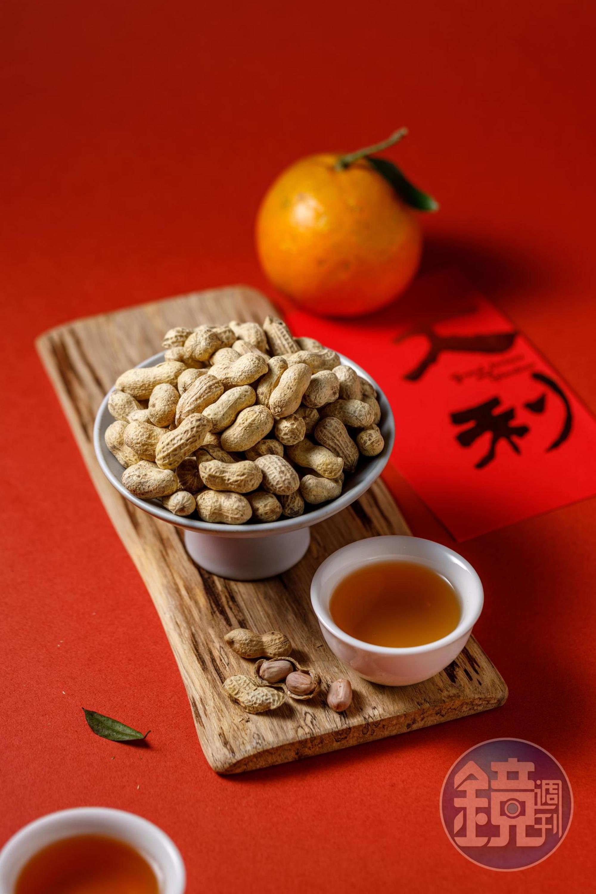 選用雲林原料的「9號蒜味花生」蒜味濃郁十足。（150元／400g）