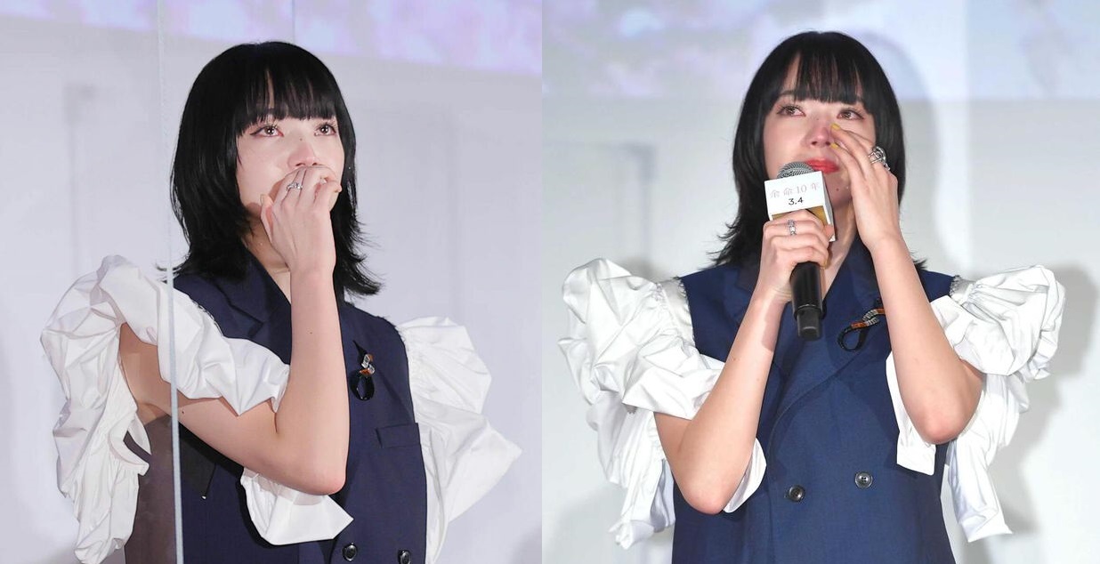 小松菜奈婚後首次公開露臉，昨淚灑電影《餘命10年》活動現場。（翻攝自Yahoo!NEWS）