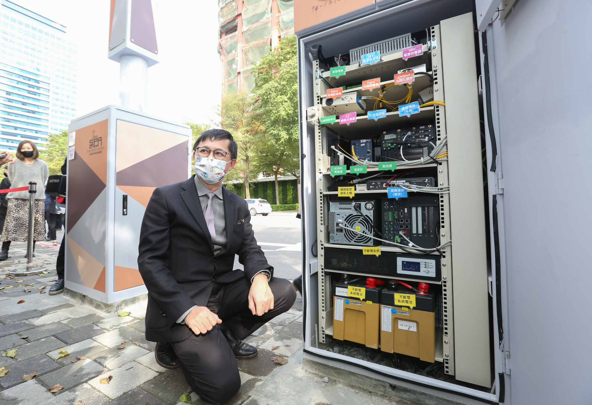 本土疫情再度延燒，各界都擔心是否影響國內經濟，和碩董事長童子賢25日出席公開活動時呼籲大眾不要太過擔心。