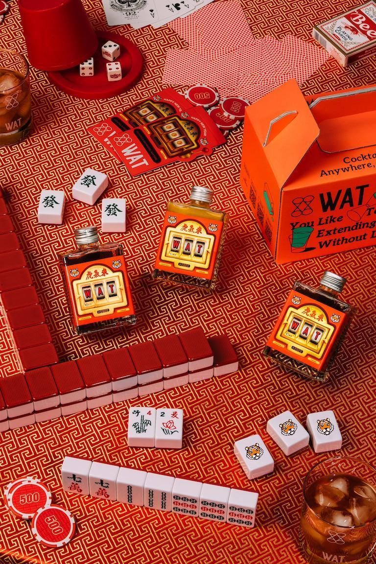 WAT推出虎哩好運雞尾酒禮盒，以六入雞尾酒搭配芒果可樂達雞尾酒軟糖，吃甜甜過好年。（WAT提供）