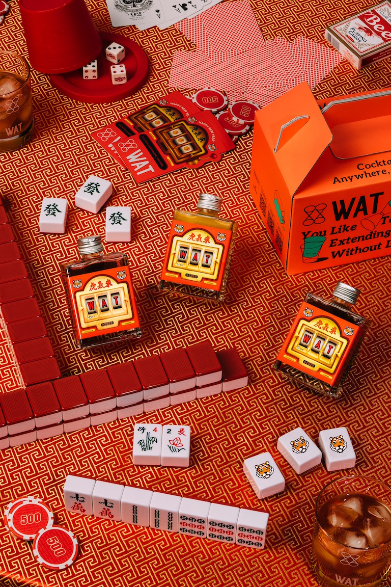 WAT推出虎哩好運雞尾酒禮盒,以六入雞尾酒搭配芒果可樂達雞尾酒軟糖,吃甜甜過好年。(WAT提供)