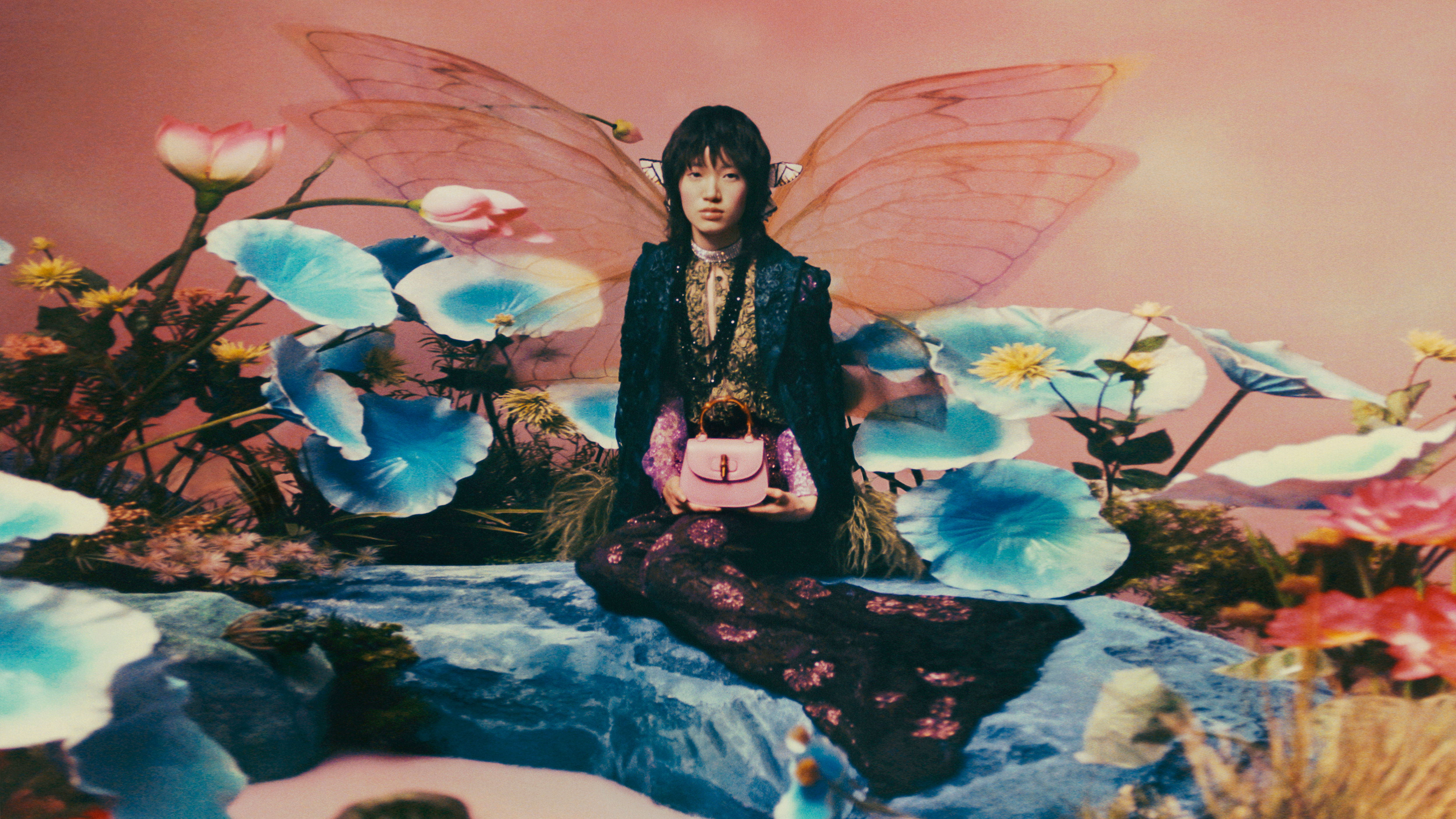 攝影師Cho Gi-Seok從不同視角展示GUCCI Bamboo 1947的魅力，為再度歸來的經典包款做出獨特的詮釋。（GUCCI提供）