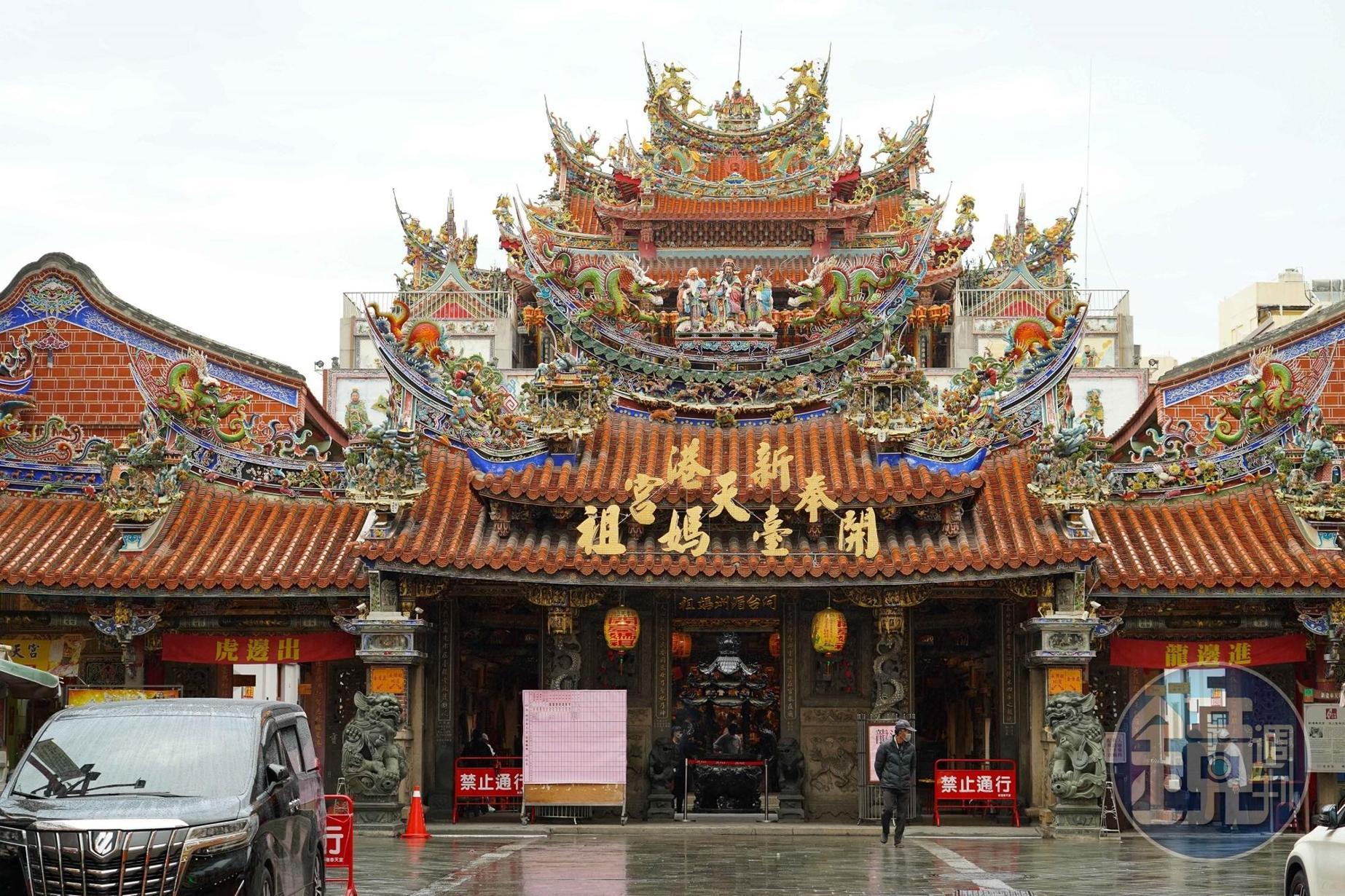 三級古蹟新港奉天宮，廟宇工藝匠師拼場競藝，十分精彩。