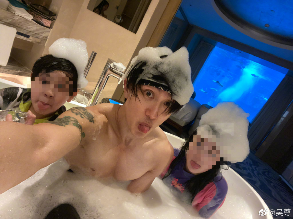 吳尊育有一雙寶貝兒女。(翻攝自吳尊微博)