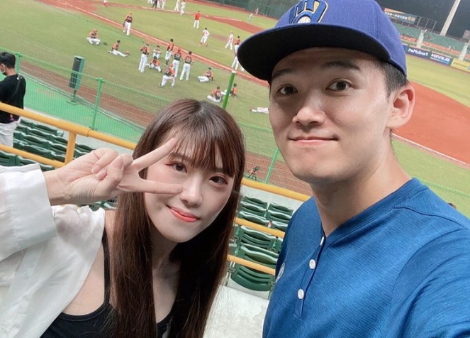 台南Josh遭妻家暴，甚至威脅要傷害寵物狗狗，近日已委託律師表姊提出告訴。（翻攝自台南Josh Instagram）