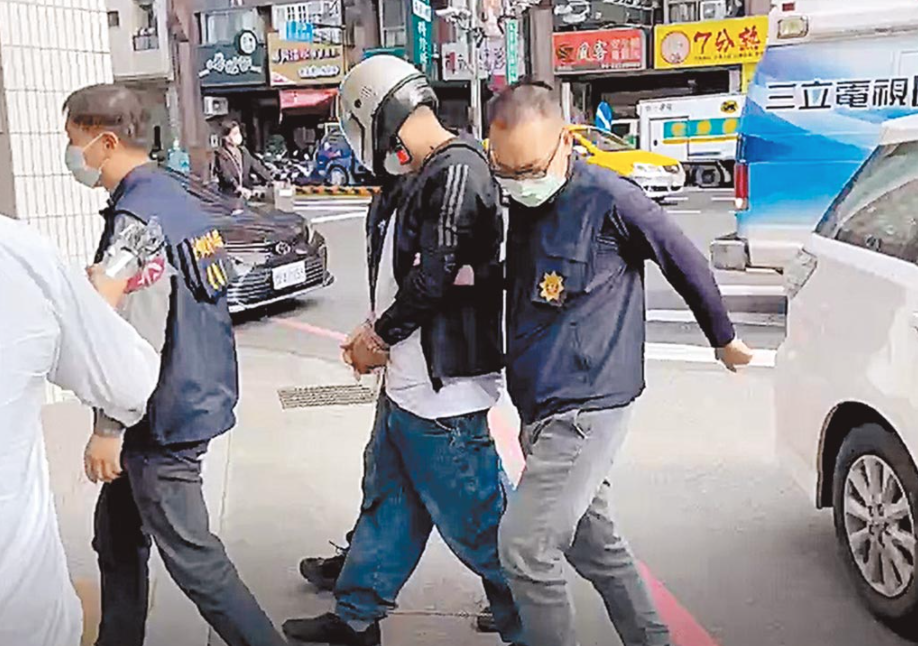 警方將行凶的趙男逮捕到案。(翻攝畫面)