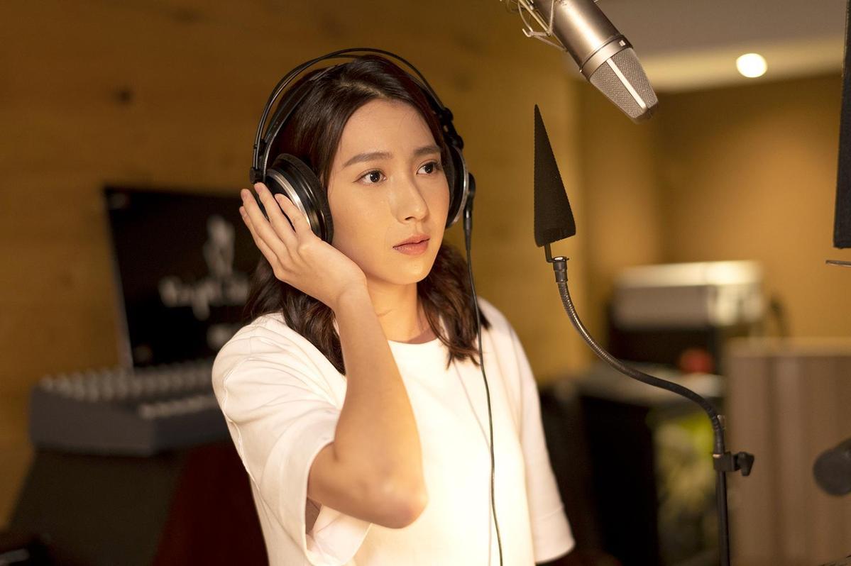 包括楊晴等13位《女力報到》演員集體獻唱防疫歌曲〈微笑的力量〉感謝醫護人員的辛勞。(TVBS提供)