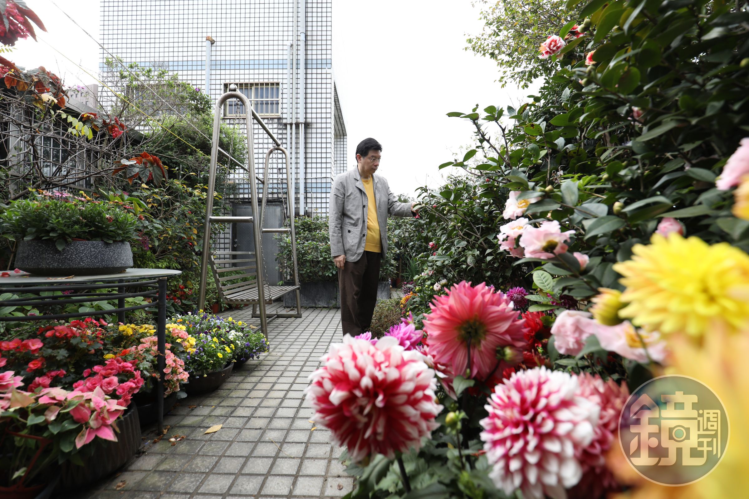 《鏡週刊》社長裴偉愛吃也愛做菜，經常在各飯局中向大廚取經，週末回家試做，現在也公開他的廚房筆記。（何宗昇攝）