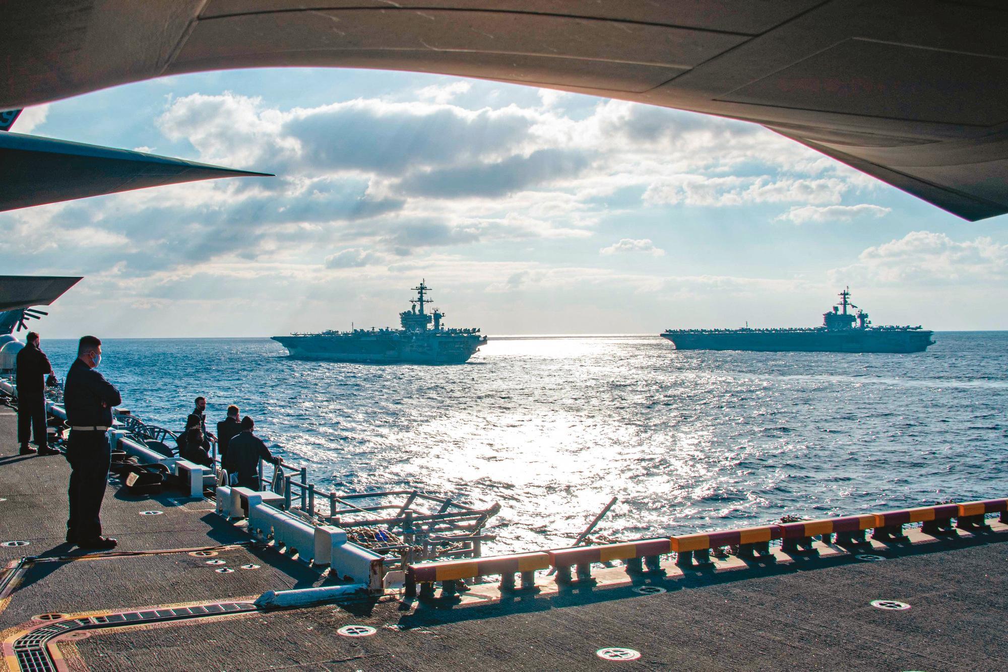 春節前1週，美國派遣2個航空母艦戰鬥群，進入南中國海，就近監控台海局勢。目前台海並無密布戰雲，看不出對岸有任何「預備動作」。（翻攝U.S.Navy臉書）