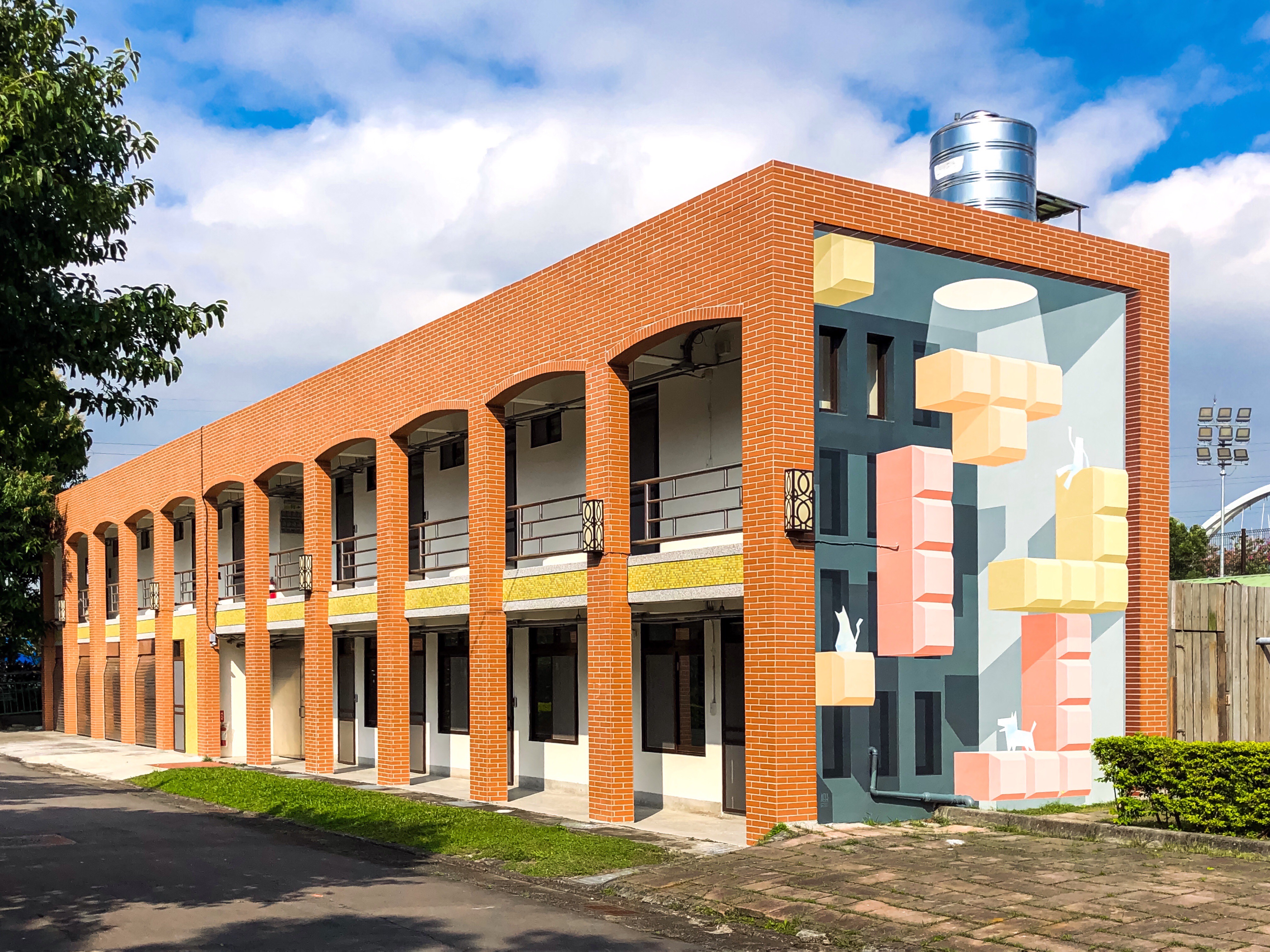 板橋435新月紅樓全新打卡點《Tetris俄羅斯方塊3D彩繪牆》，邀大家春節來大拍美照。（新北市政府文化局提供）