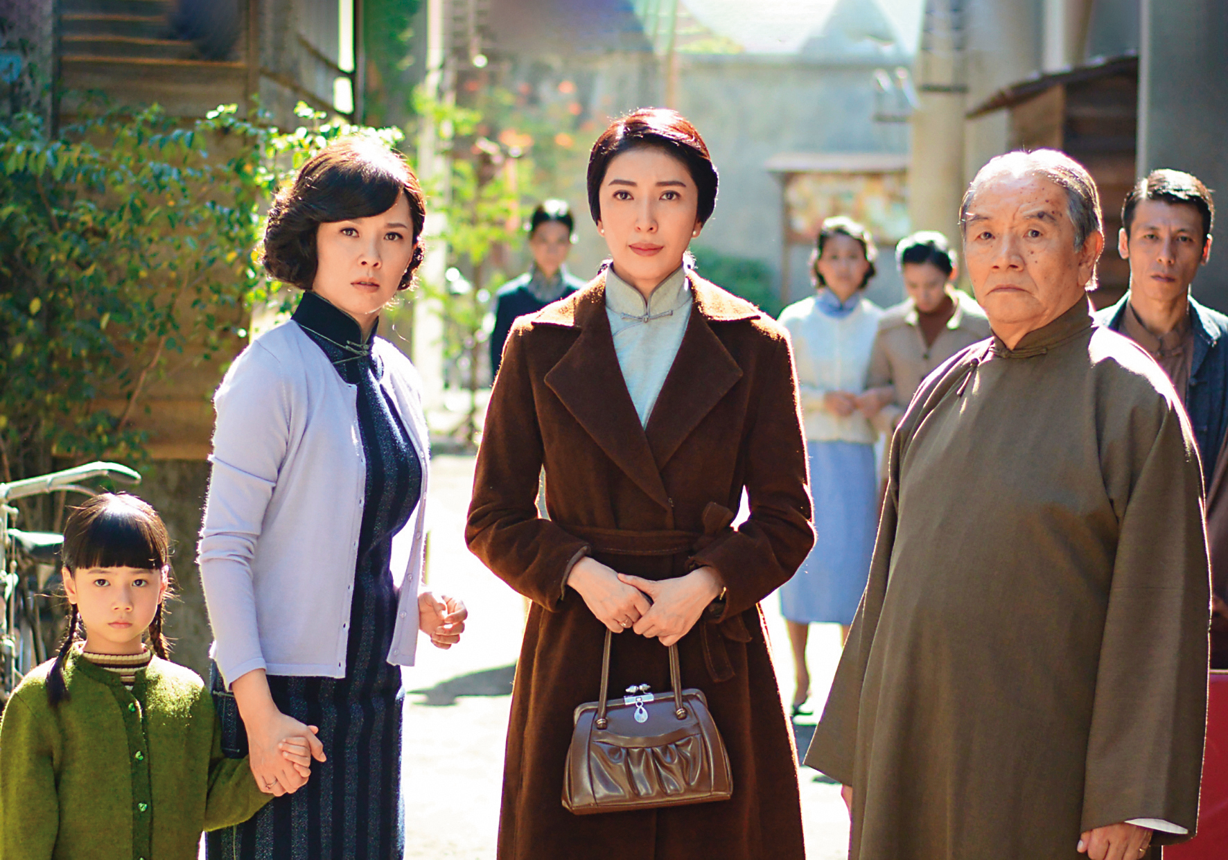 拍攝《一把青》時，楊謹華（左三）坦承下戲依舊會被角色影響，不知如何調適。（公視提供）