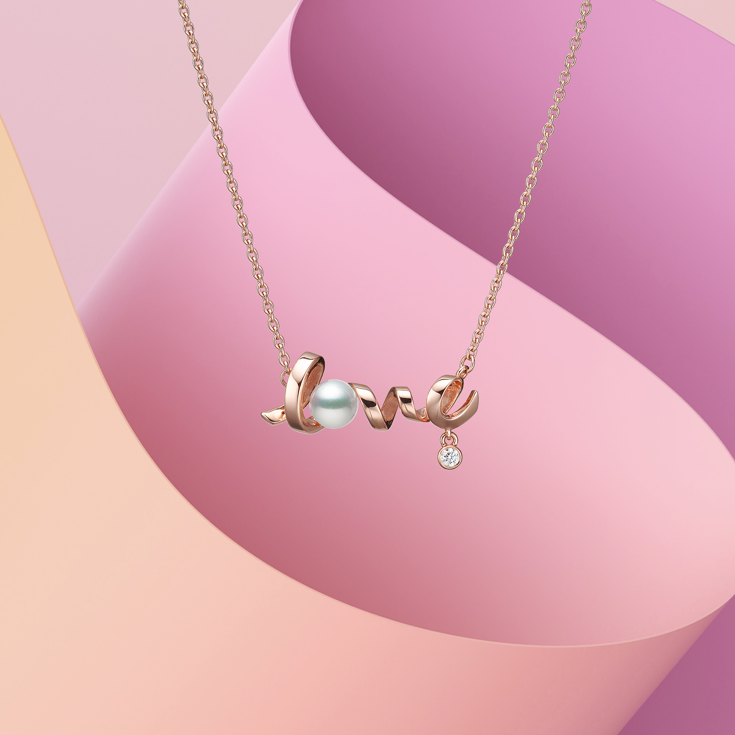MIKIMOTO Love Collection 18K粉紅金墜鍊。NT$37,500（MIKIMOTO提供）