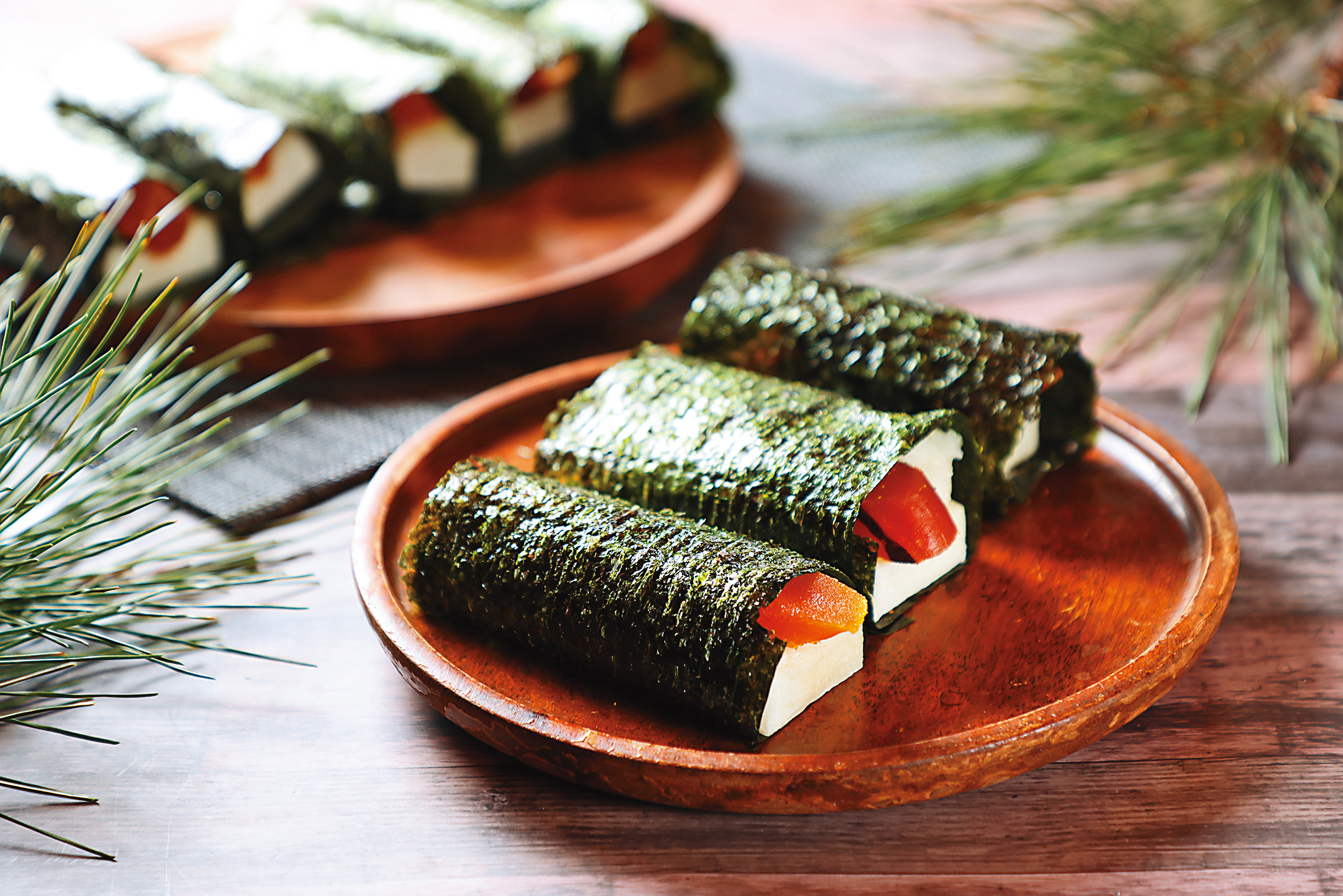 新年要吃年糕，這一次可以試試結合日台食材的「海苔年糕烏魚子」。