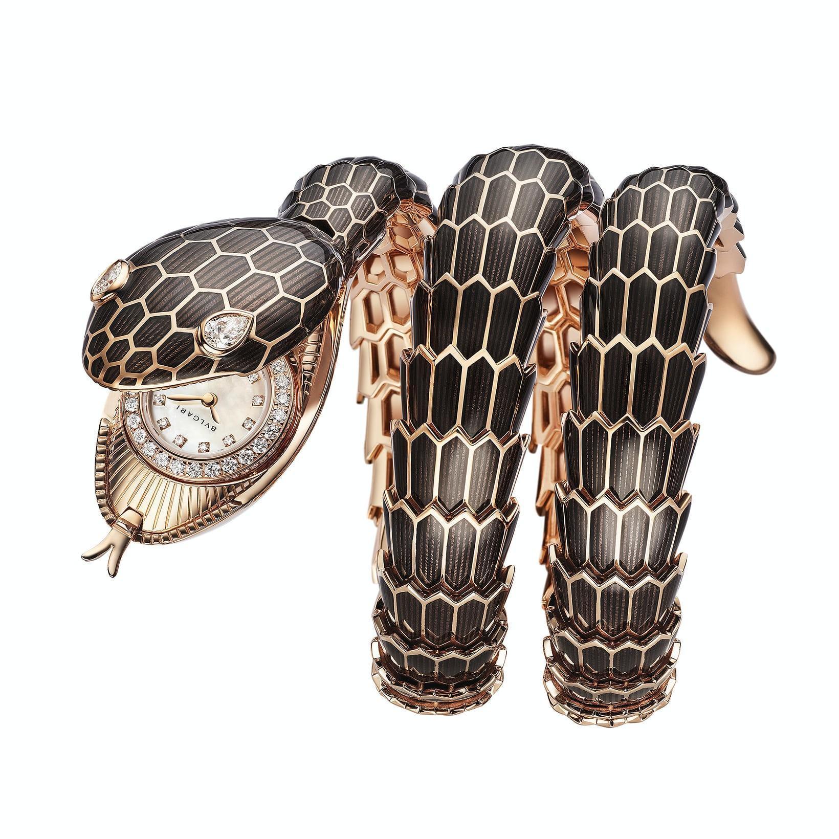 Serpenti Misteriosi黑色漆藝錶款，定價約NT$4,828,200。