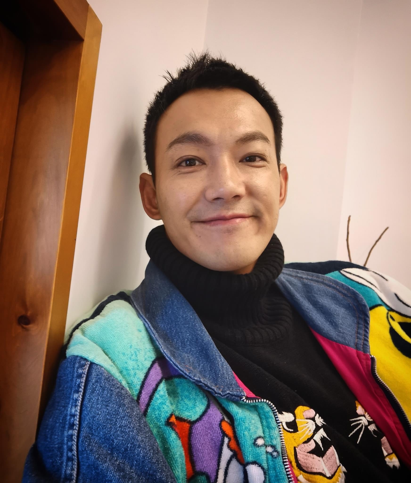 威廉與前體育主播卓君澤於2017年透朋友牽線而交往，目前已婚。（翻攝自威廉臉書）