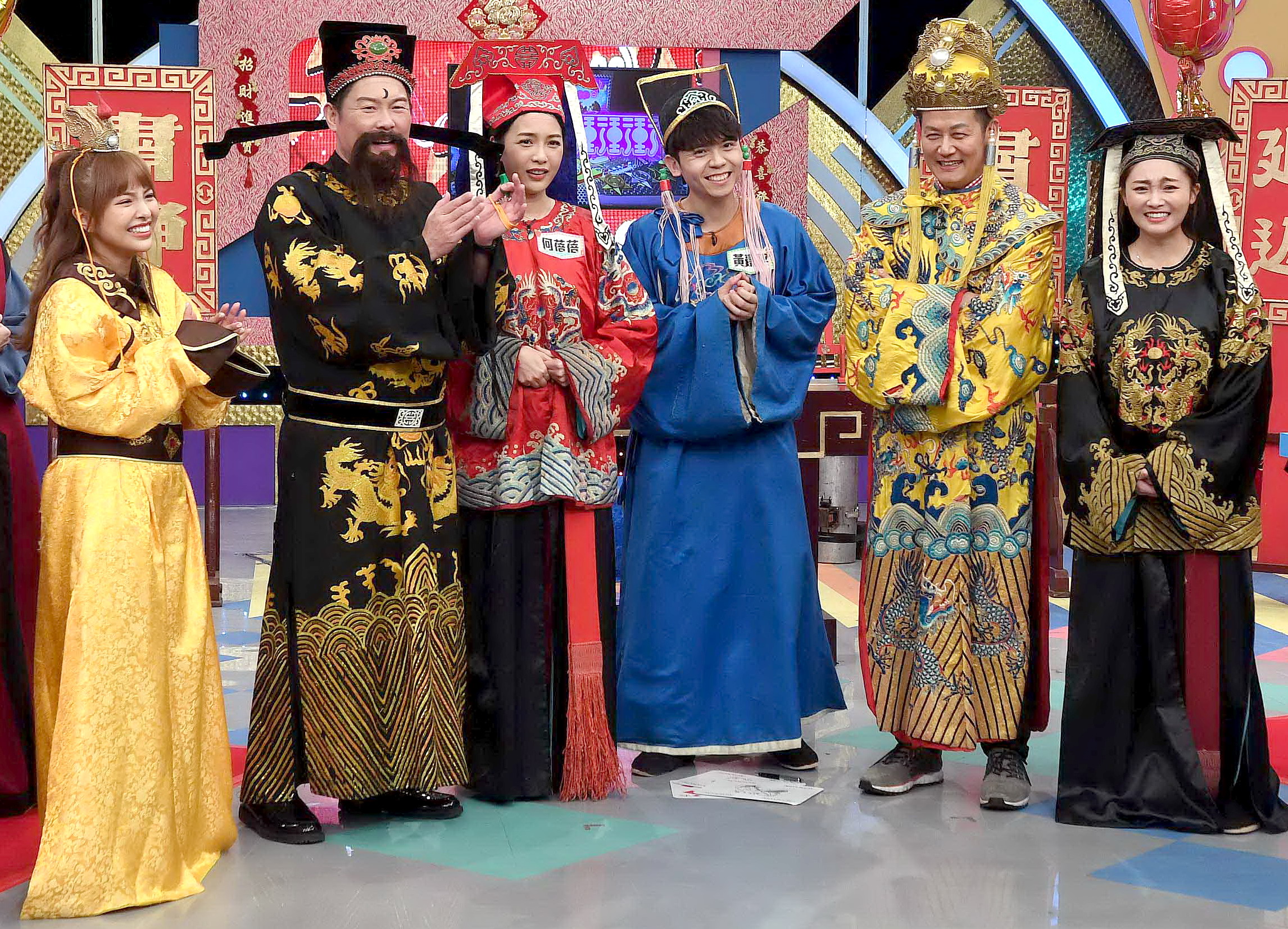 《天才衝衝衝》1月31日除夕晚間8點到12點半推出歡樂加強版，請來20位群星陪觀眾過新春。（華視）