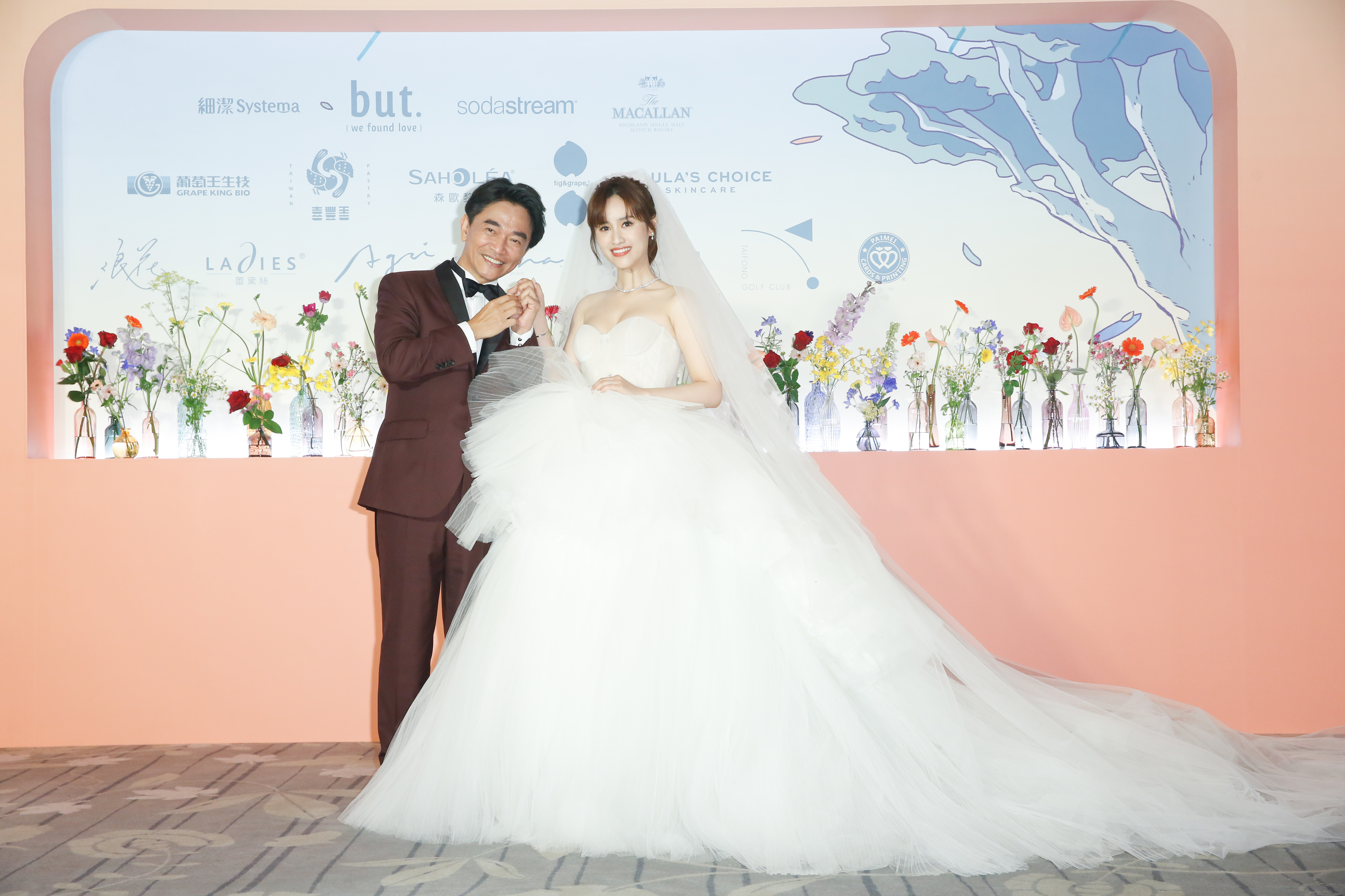 吳宗憲今陪著女兒接受媒體訪問。