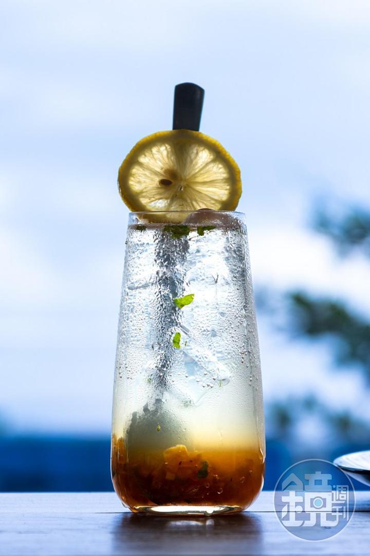 「糖漬檸檬薄荷氣泡飲」是清爽好滋味。（110元／杯）