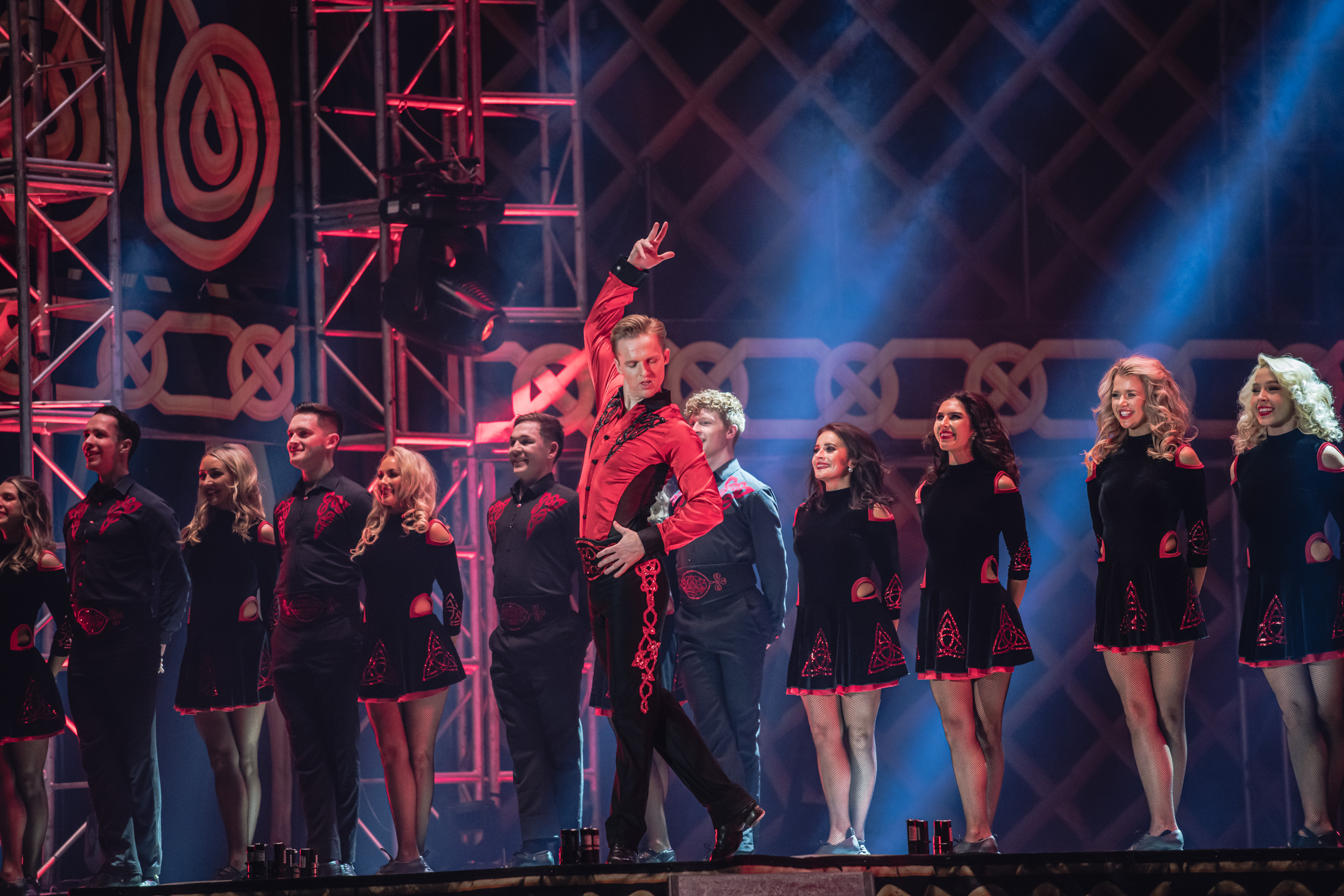 踢踏舞劇《火焰之舞》在台北小巨蛋完成4場精彩演出，將繼續到高雄、台中、屏東表演。（寬宏提供）