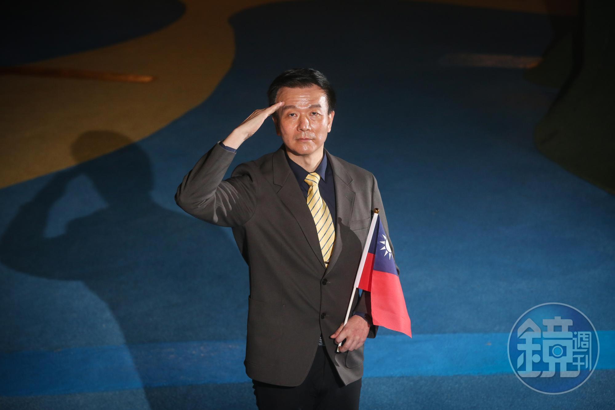 于北辰說自己從來沒變,堅持反共,「我是反共藍,這才是真正的藍。」