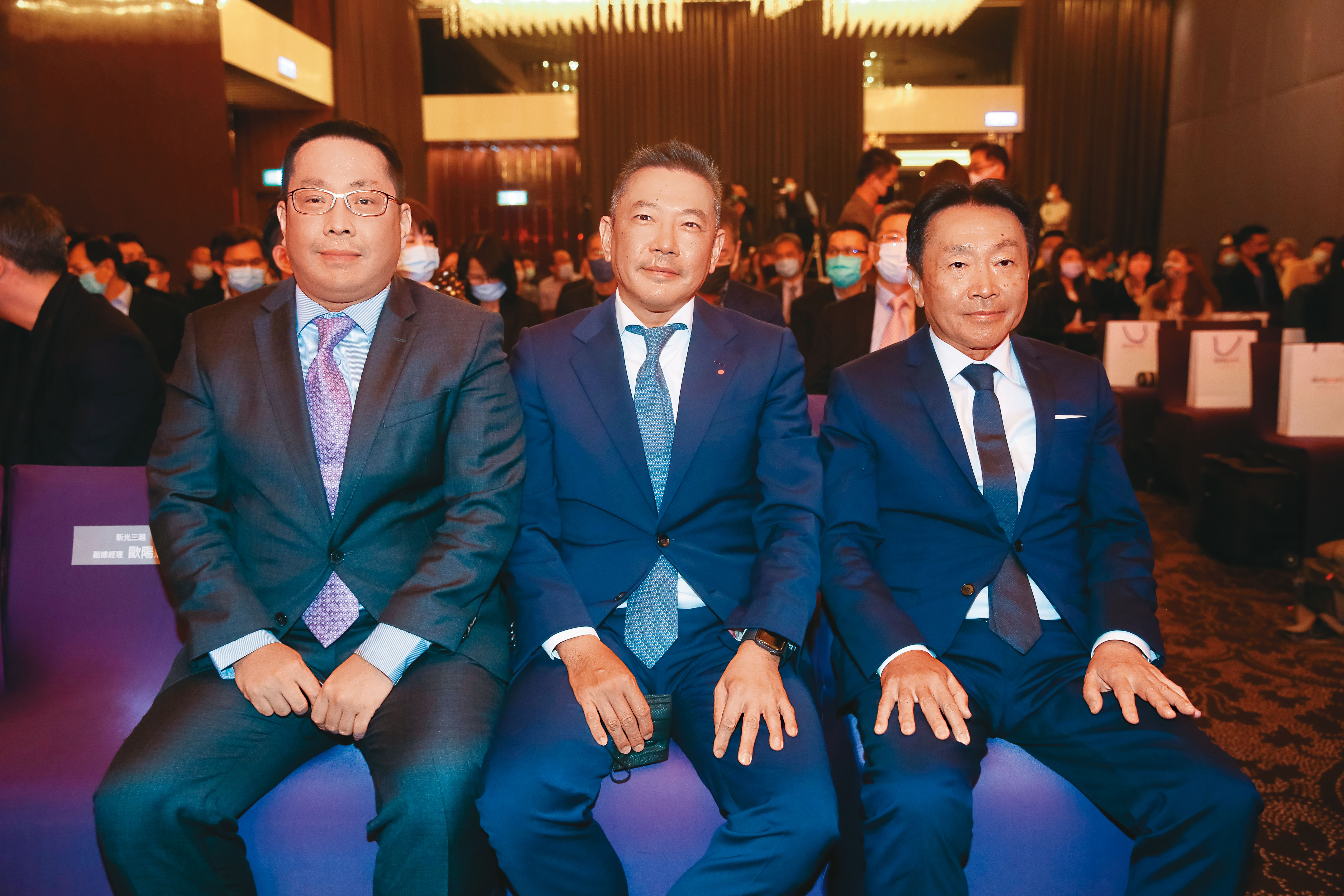 吳昕昌過去低調，現在跟著二哥吳昕陽一起打天下。