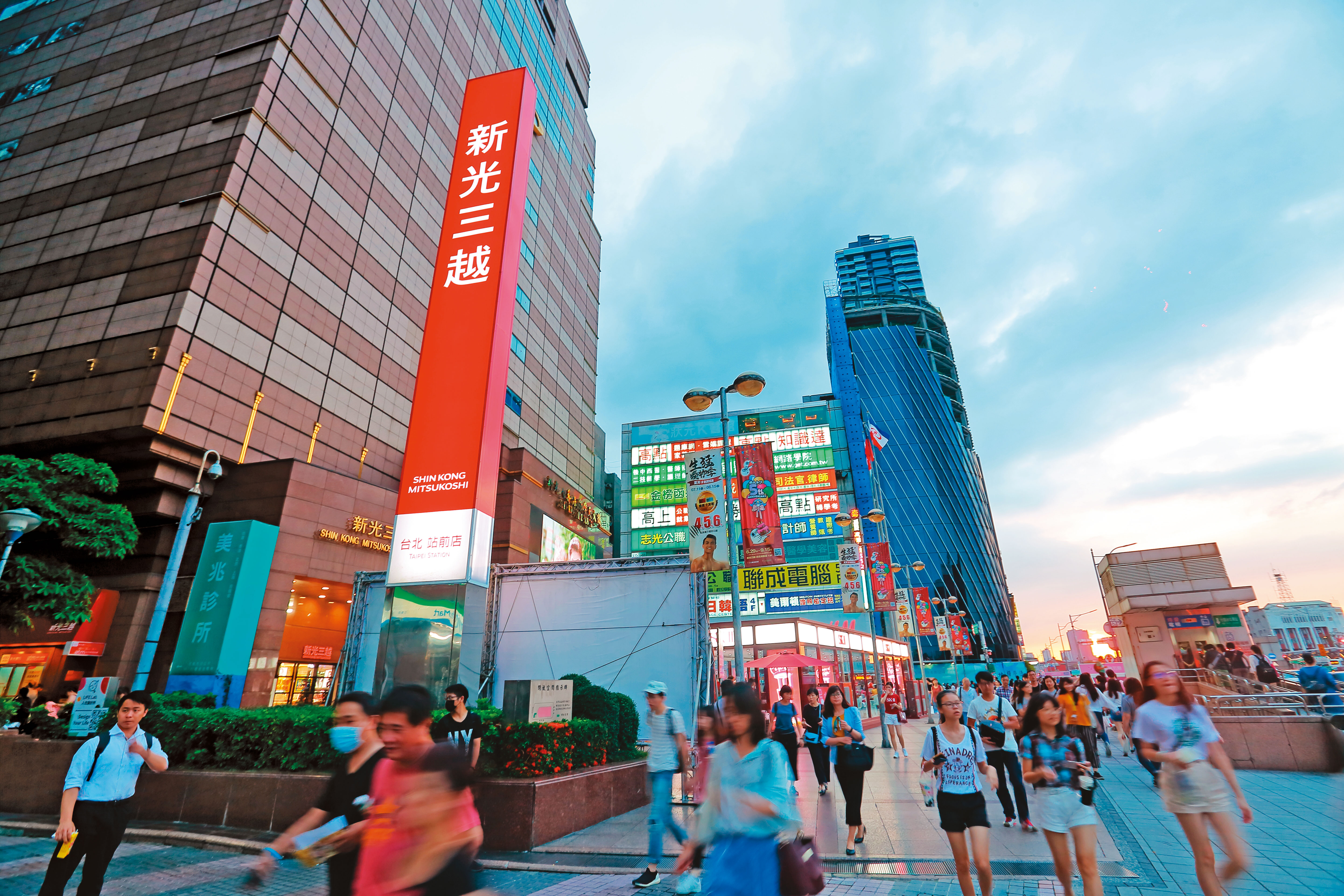 國內百貨霸主新光三越今年農曆年前首度跨入Outlet市場。