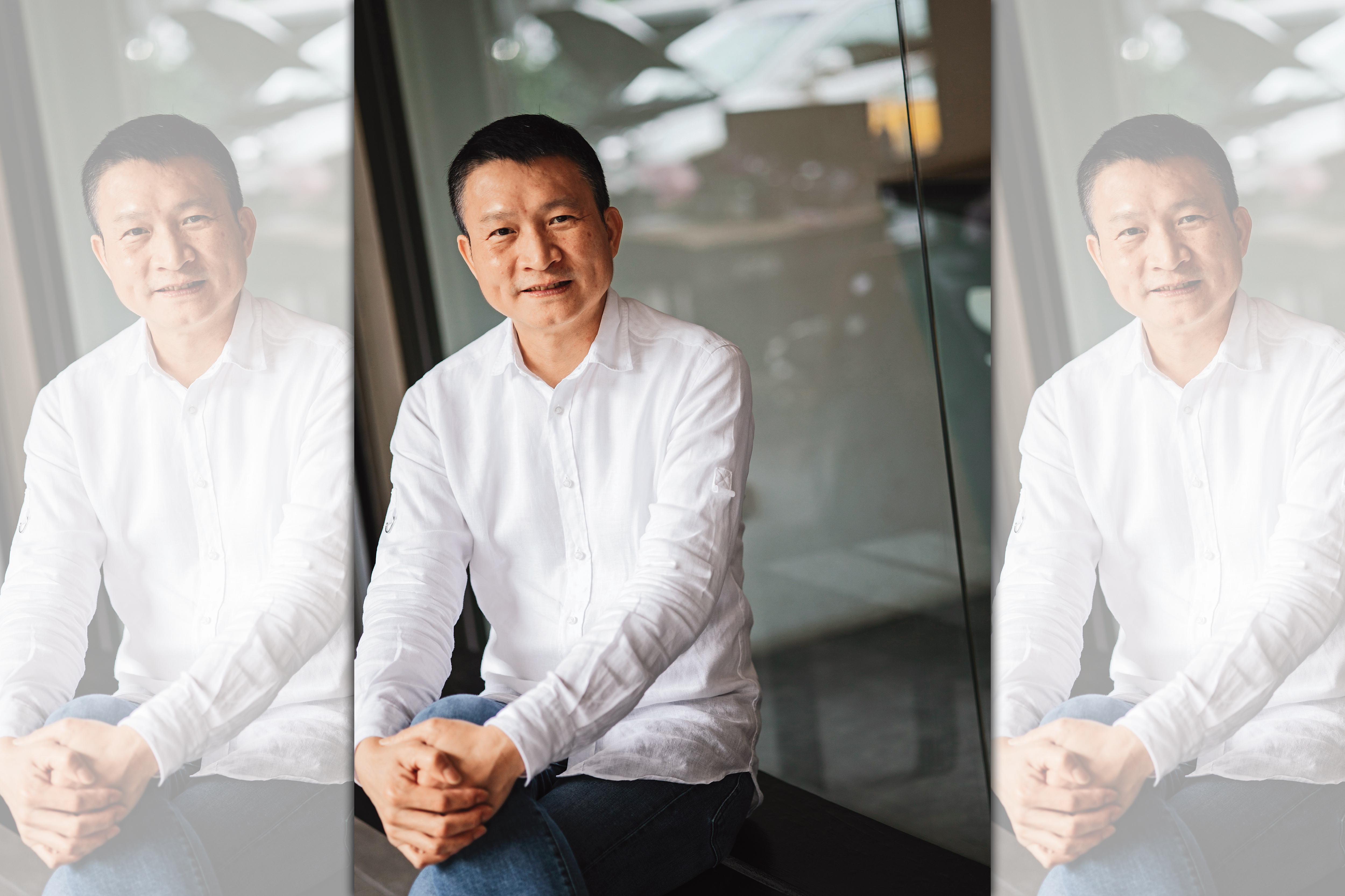 秦楊近幾年因到處奔波，外表看起來已有歲月的痕跡。