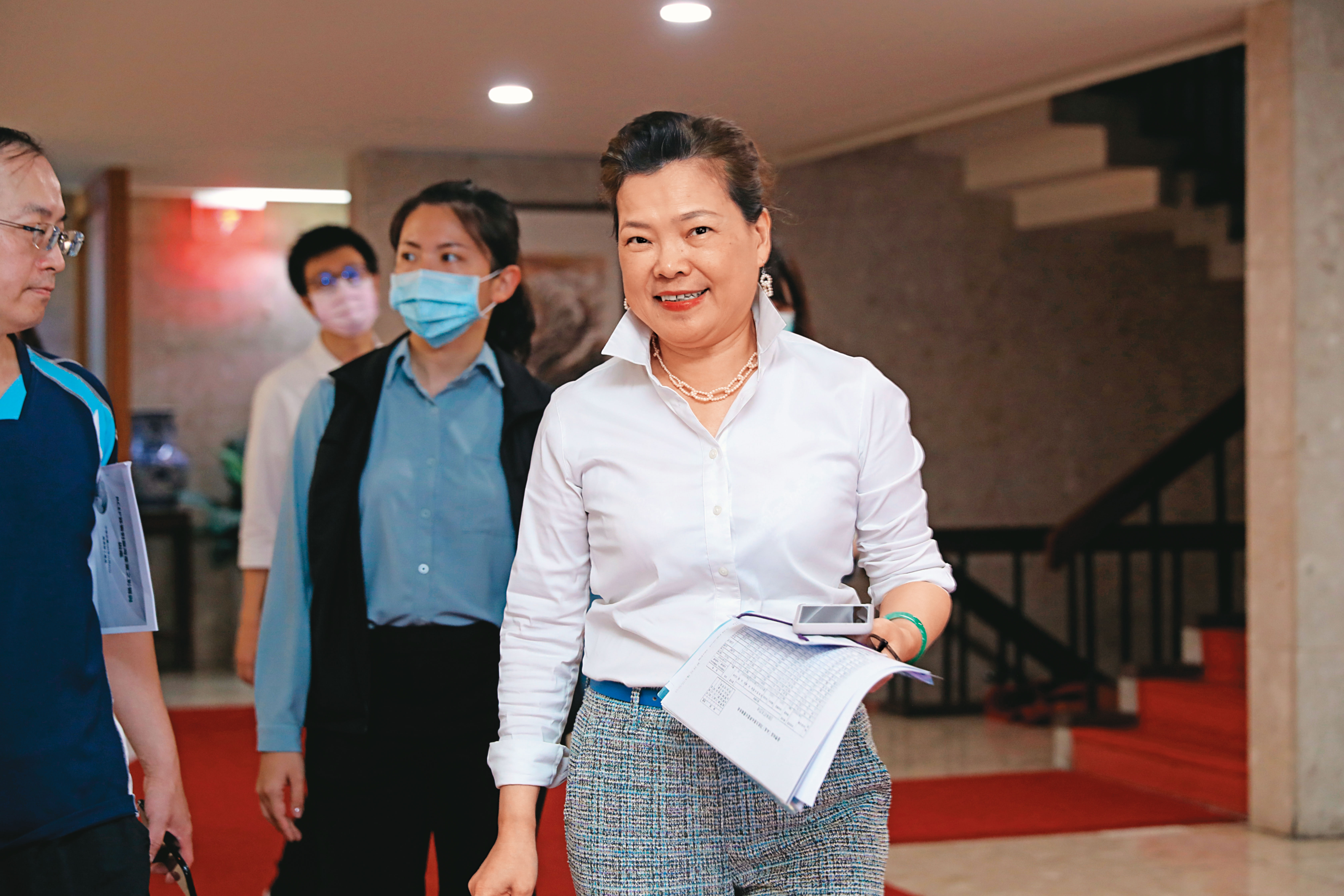 經濟部長王美花被黨內點名是回鄉出戰彰化縣長的「貴婦刺客」。