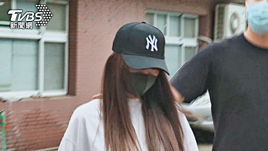 本土成人平台SWAG負責人和多名女優去年遭警方約談，聲量大幅滑落。（翻攝TVBS）