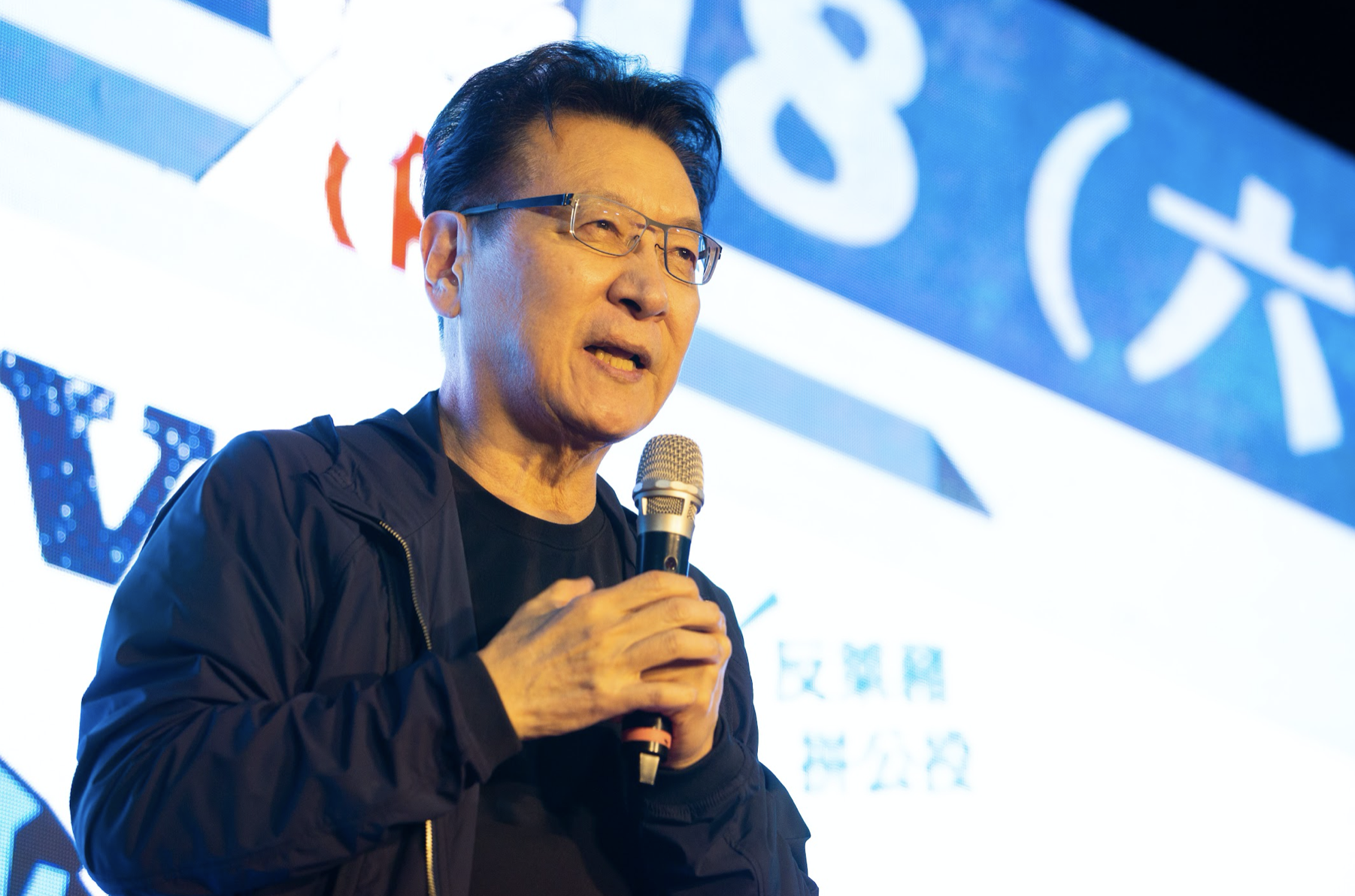 資深媒體人趙少康在臉書上引用金曲歌王謝銘祐所創作的《路》歌詞為羅智強打氣，惹怒謝銘祐。（資料照）