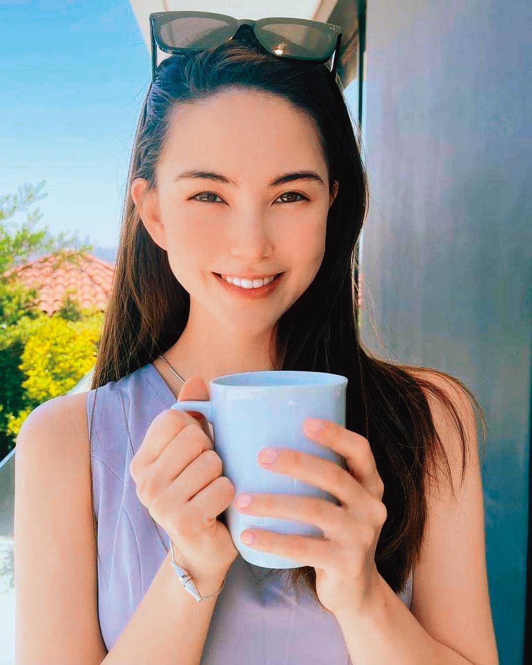 昆凌嘴巴很甜，會稱讚婆婆「好可愛」。（翻攝昆凌IG）