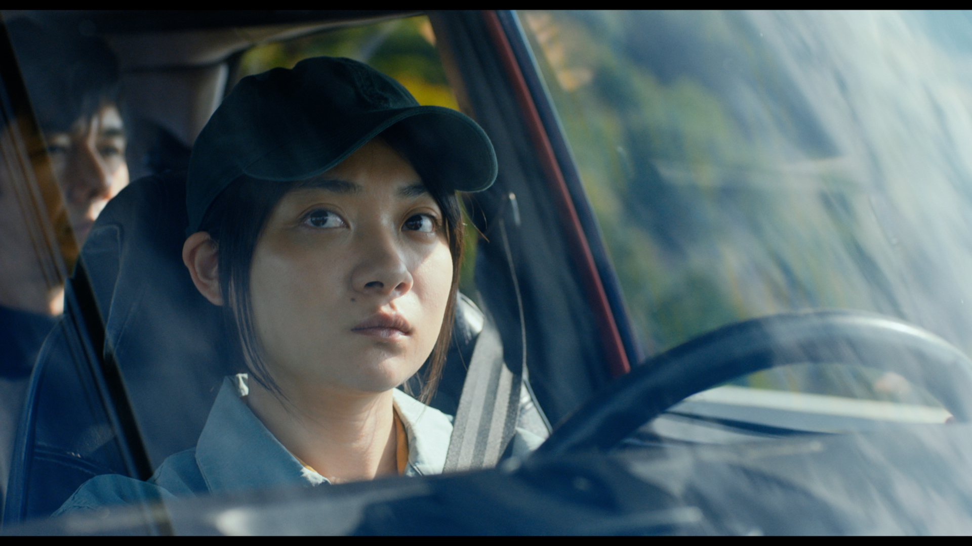 三浦透子在片中雖是一名代駕,但接演《在車上》前其實並不會開車。(東昊影業提供)