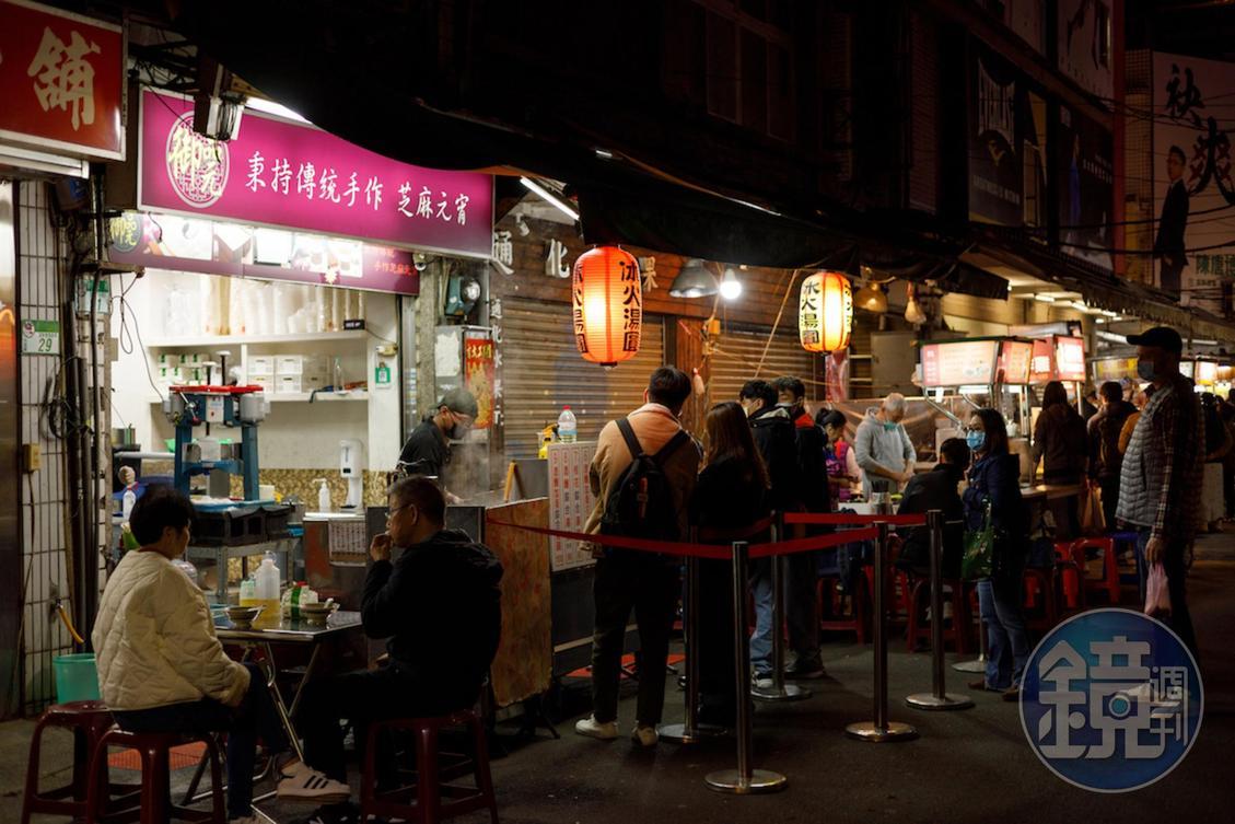 位於通化夜市的「御品元冰火湯圓」連續3年入選米其林指南必比登推介。