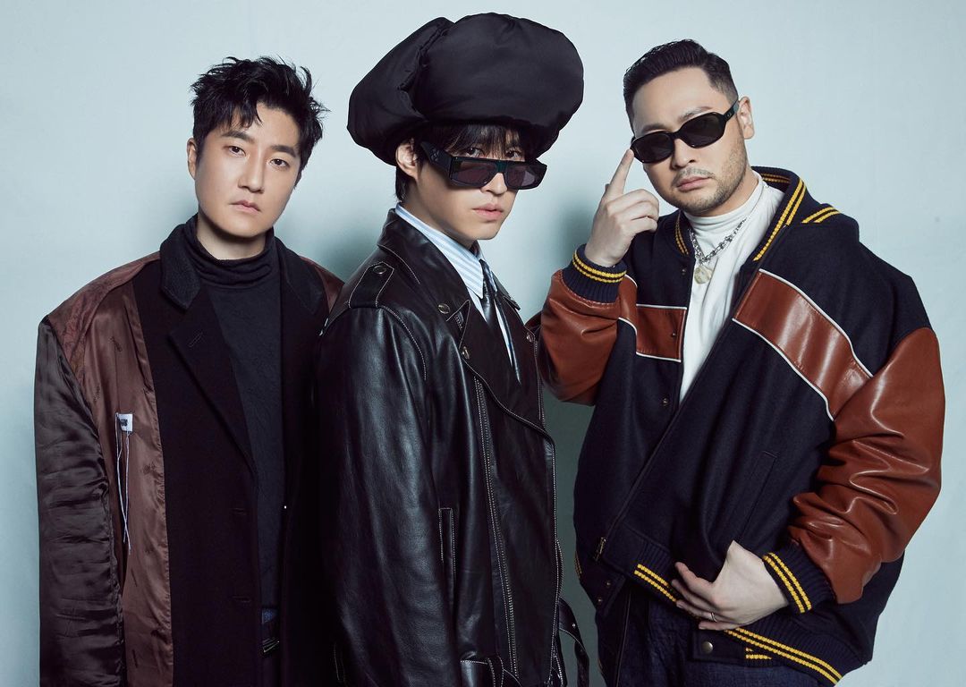 Epik High成員與工作人員接受快篩均是陰性,將等Tablo解除隔離後才開始活動。(翻攝Mithra IG)